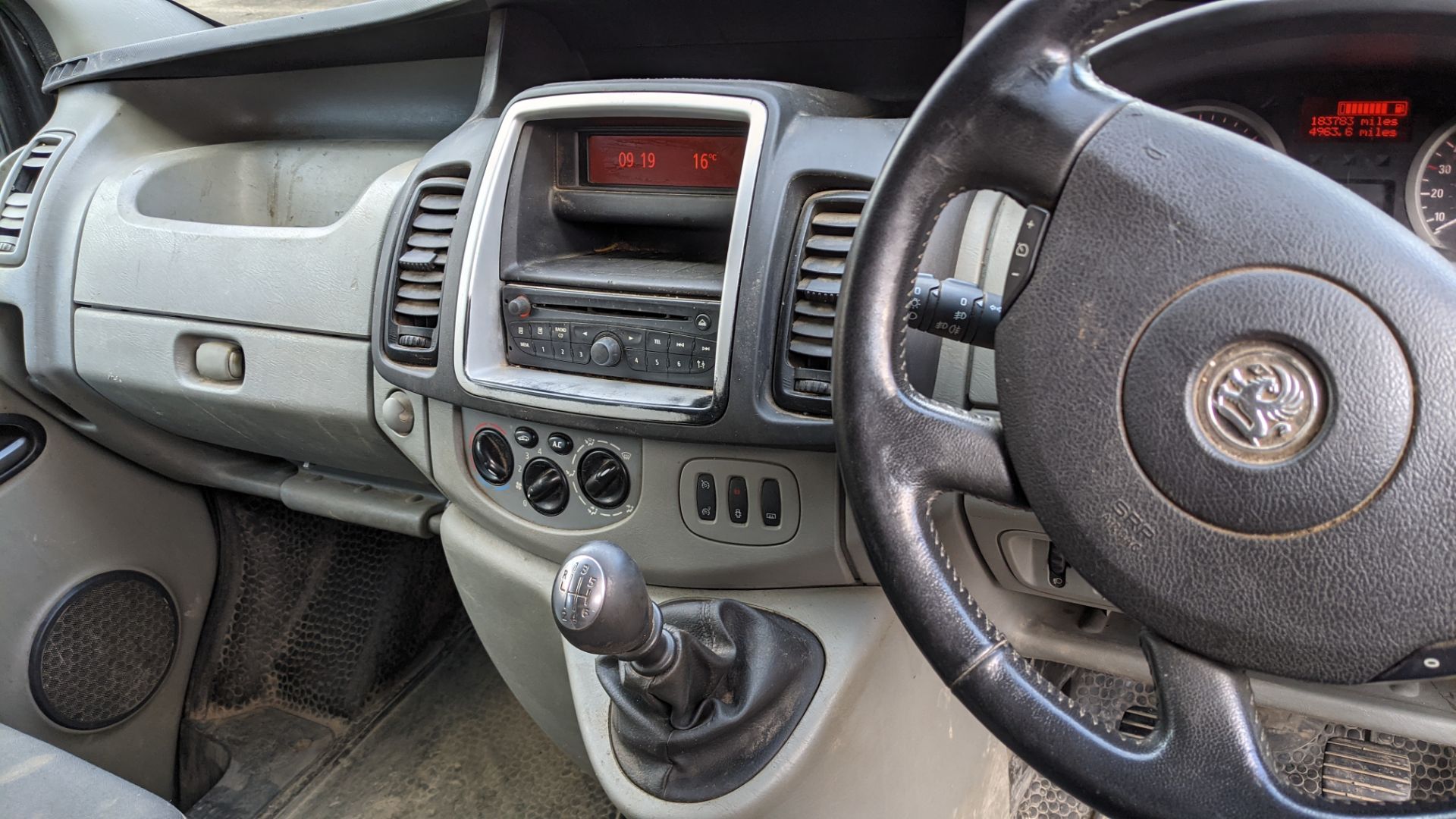 2013 Vauxhall Vivaro 2900 Sportive CDTI SWB panel van with second row of seats - Image 43 of 45