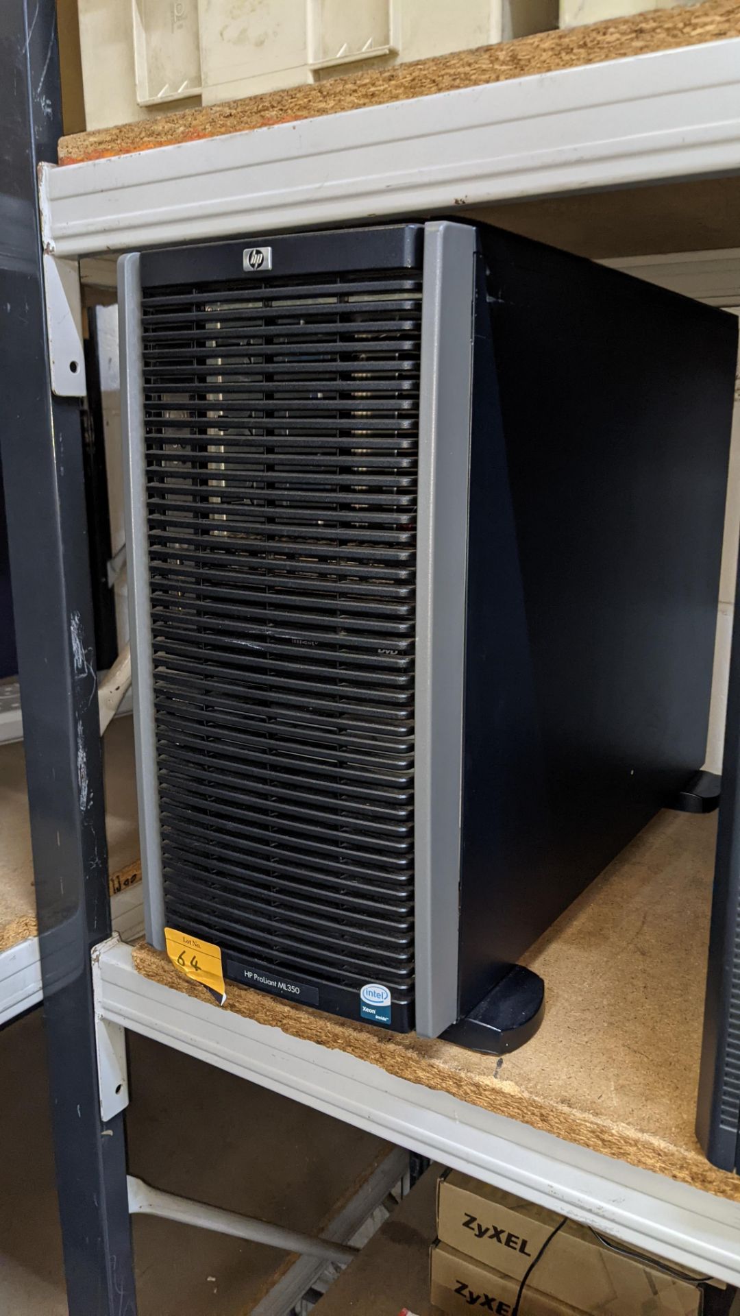 HP Proliant ML350 server with 1 off 146GB 15K hard drive, 32GB RAM, 2 off Xeon E5335 4 Core 2GHz pro - Image 2 of 5