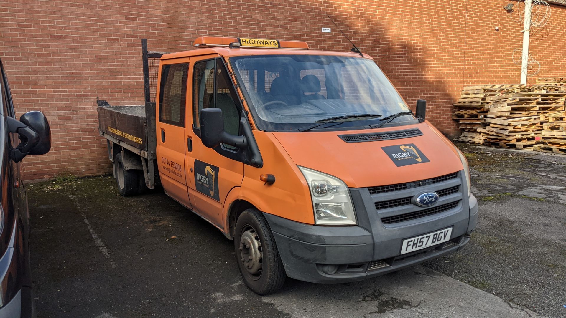 2007 Ford Transit 115 T350L Double Cab RWD dropside tipper (7 seater) - Image 16 of 26