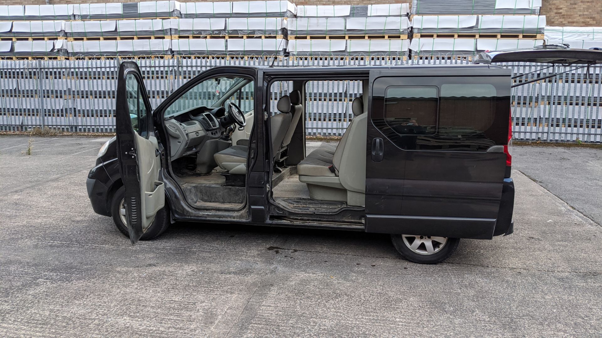 2013 Vauxhall Vivaro 2900 Sportive CDTI SWB panel van with second row of seats - Image 30 of 45