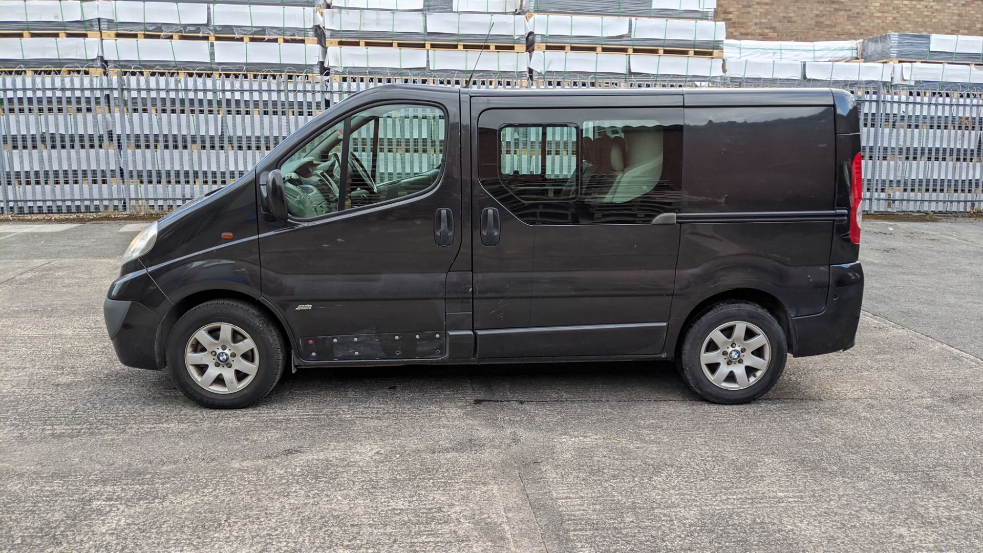2013 Vauxhall Vivaro 2900 Sportive CDTI SWB panel van with second row of seats - Image 10 of 45