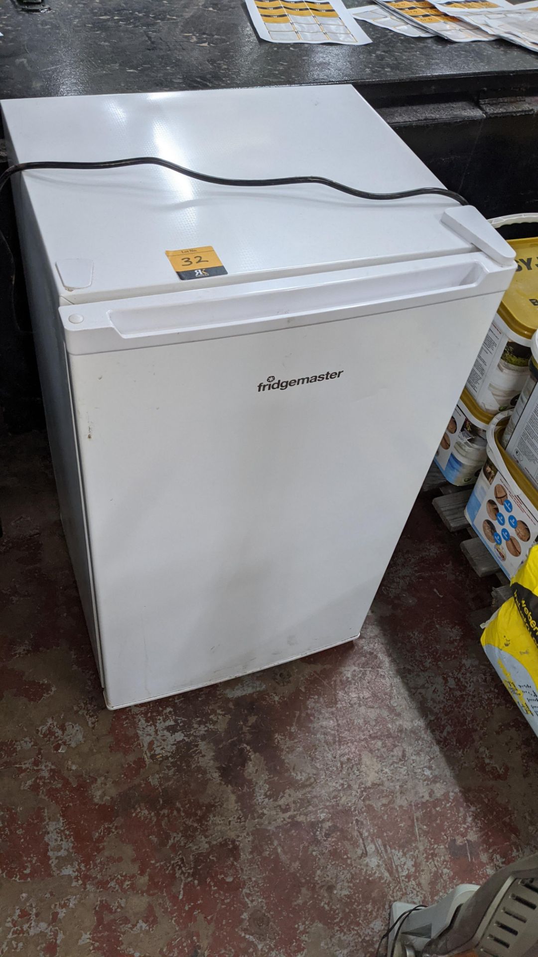 Fridgemaster undercounter fridge with ice box