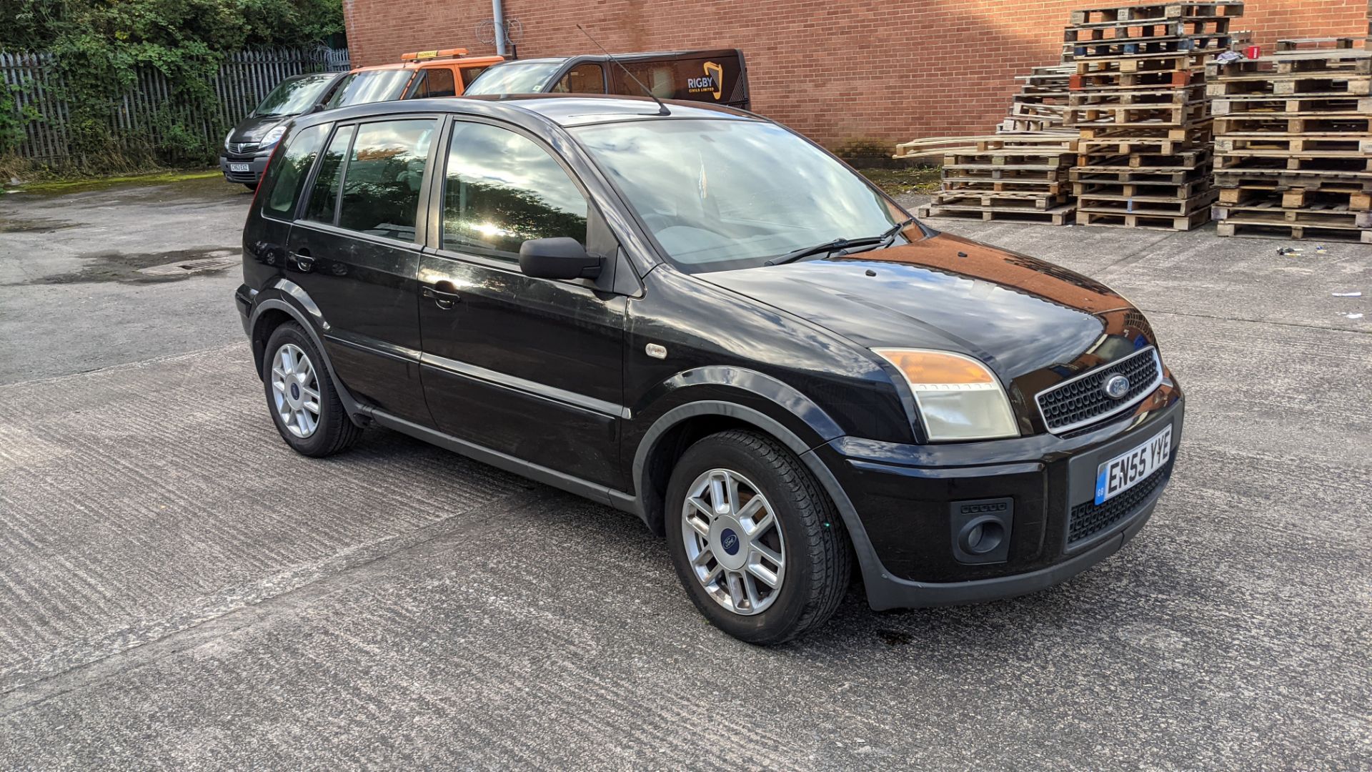 2006 Ford Fusion Zetec Climate TDCI 5-door hatchback - Image 2 of 29