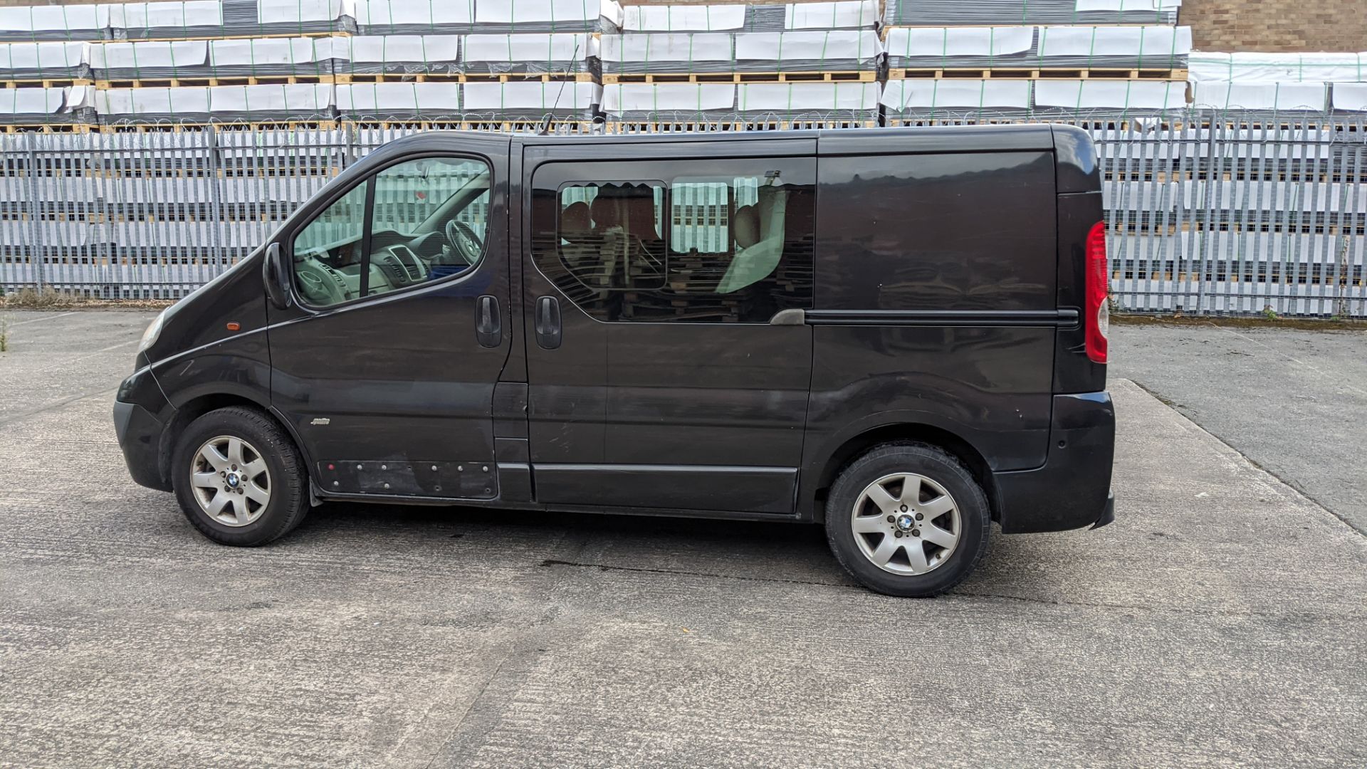 2013 Vauxhall Vivaro 2900 Sportive CDTI SWB panel van with second row of seats - Image 11 of 45