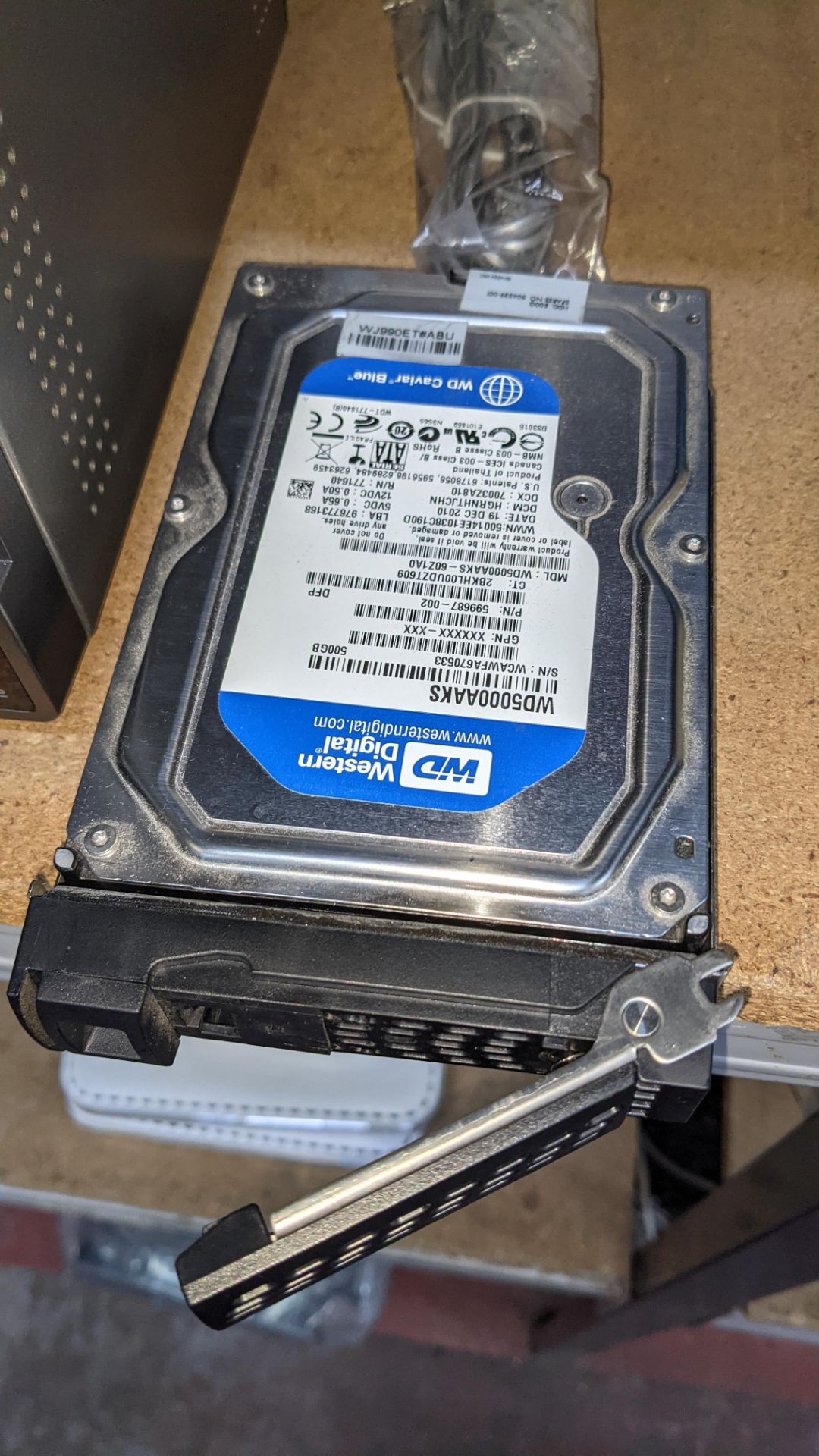 Netgear ReadyNAS model NV+V2 with 4 off 500GB drives (1.5TB capacity with online spare), in original - Image 4 of 8