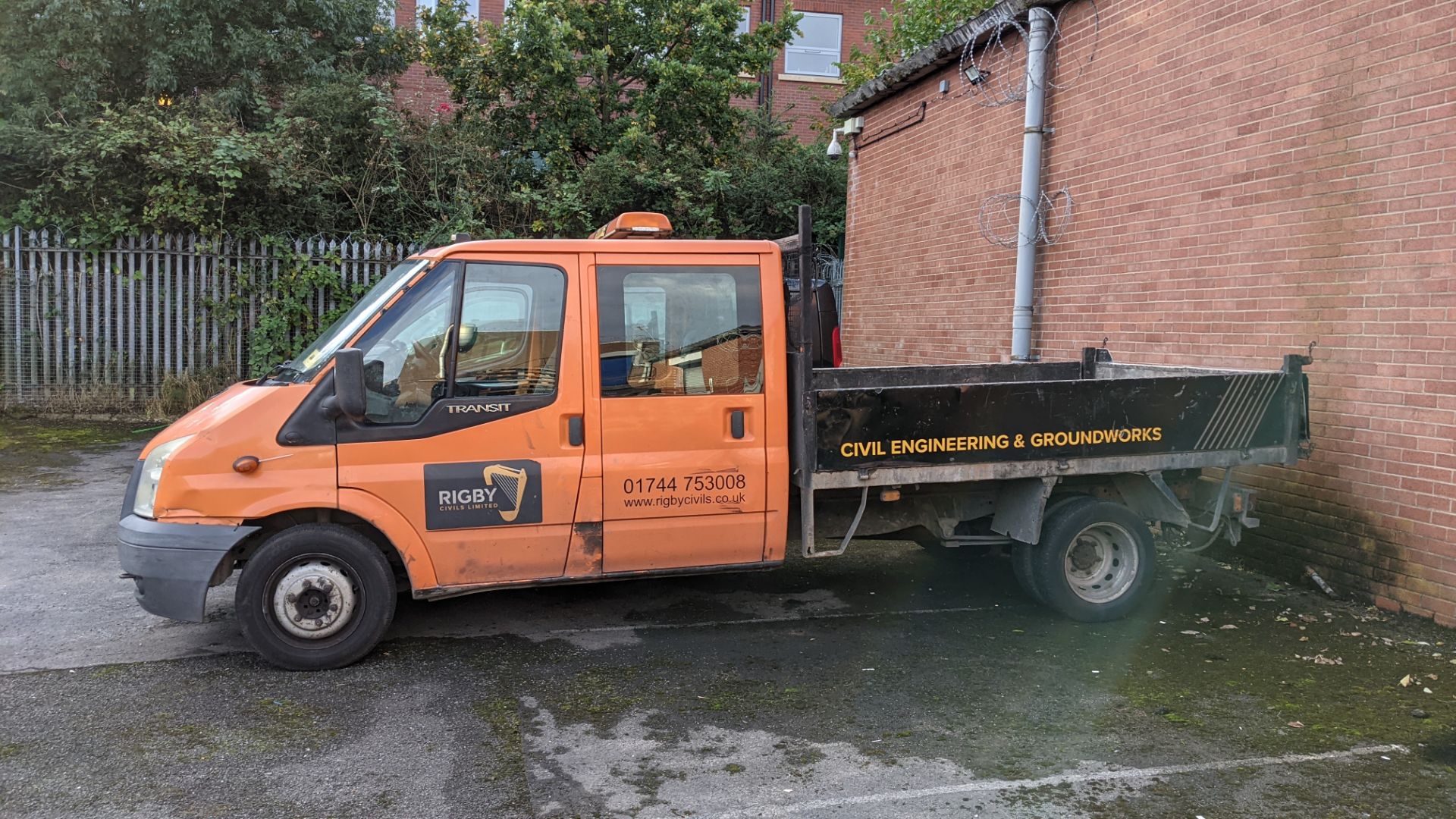 2007 Ford Transit 115 T350L Double Cab RWD dropside tipper (7 seater) - Image 5 of 26