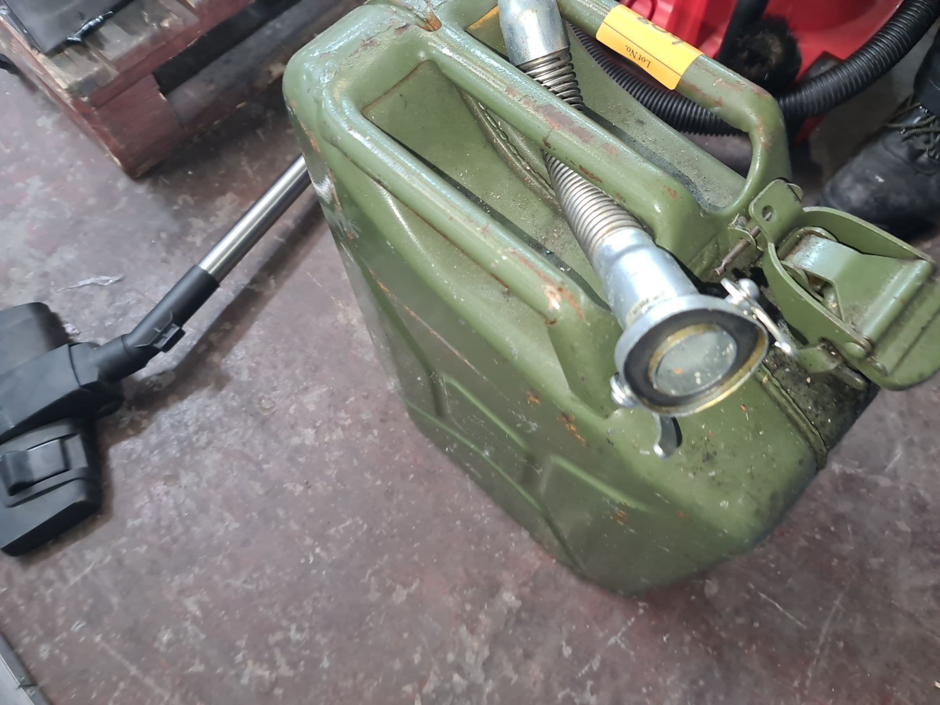 Green petrol can & detachable pouring spout, 20 litres - Image 2 of 3