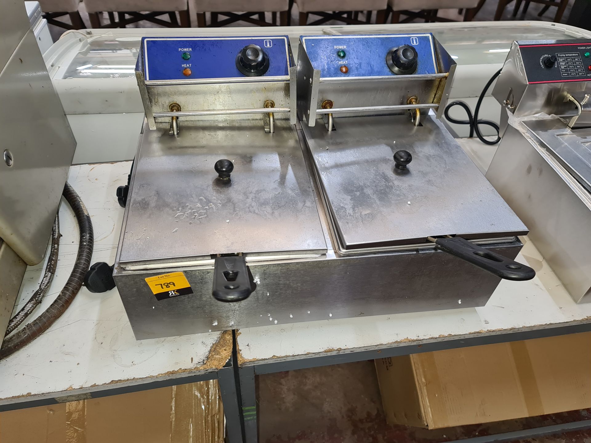 Benchtop stainless steel twin fryer, EF82 with box