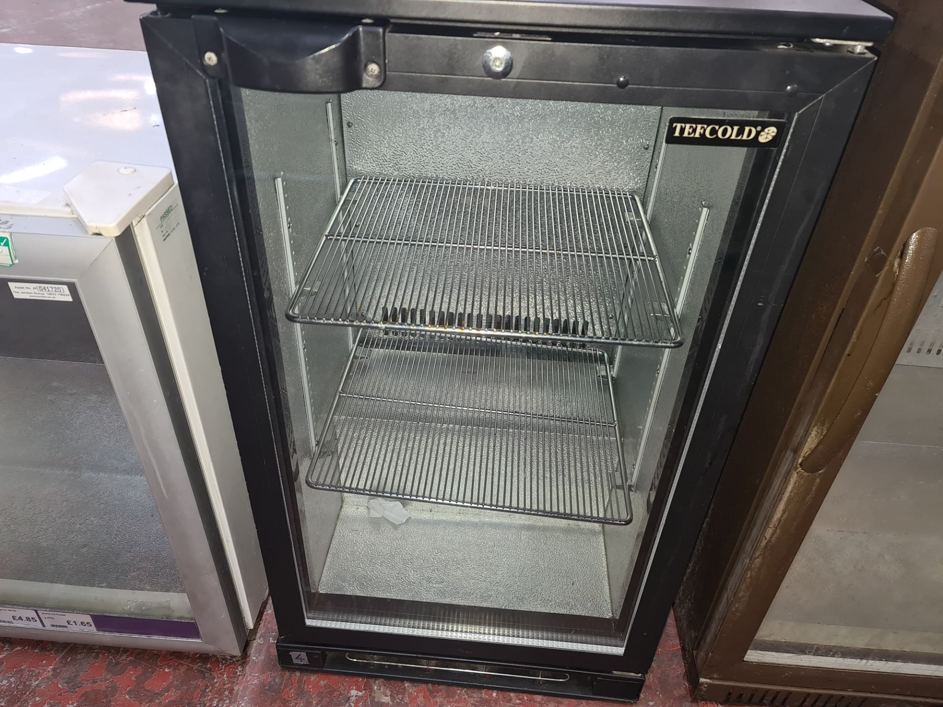 Tefcold black single clear door undercounter back bar/bottle fridge - Image 2 of 3