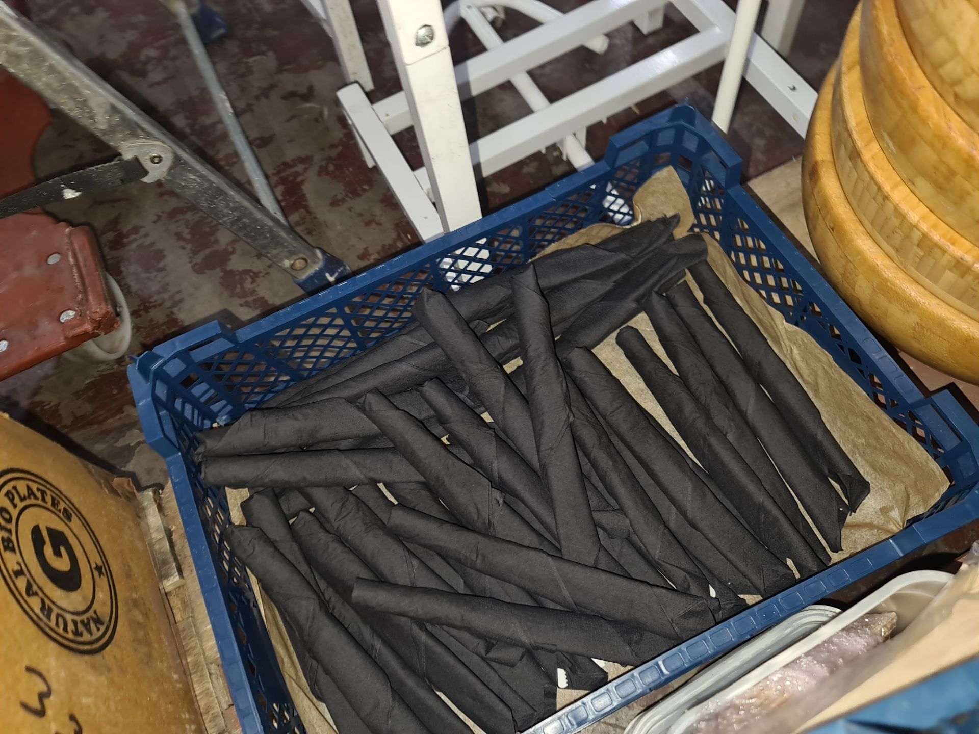 Large quantity of disposable cutlery & stirrers, mostly in compostable wood but some in plastic, inc - Image 8 of 8