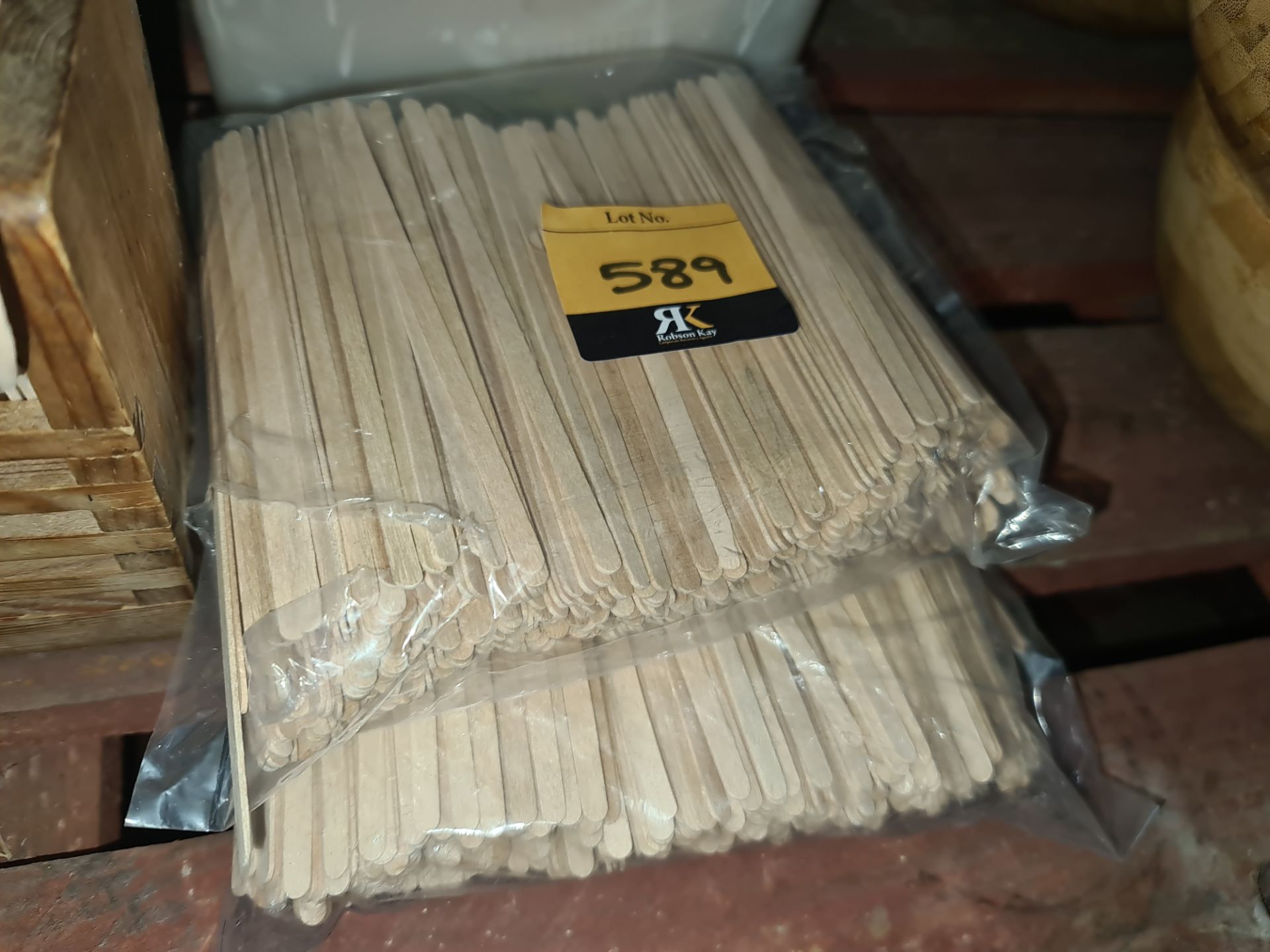 Large quantity of disposable cutlery & stirrers, mostly in compostable wood but some in plastic, inc - Image 3 of 8