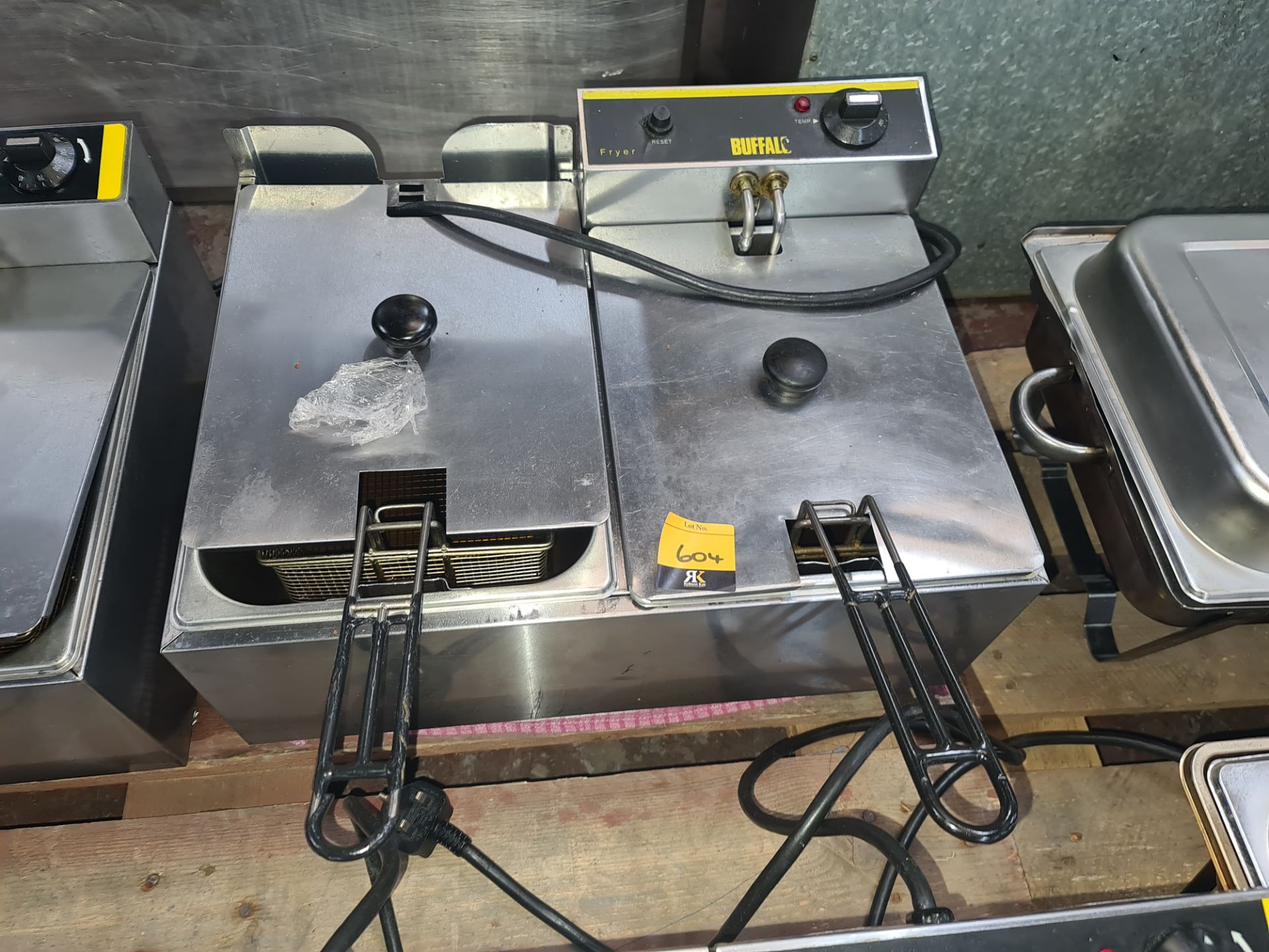 Buffalo twin well benchtop fryer - all faults NB. Contains oil