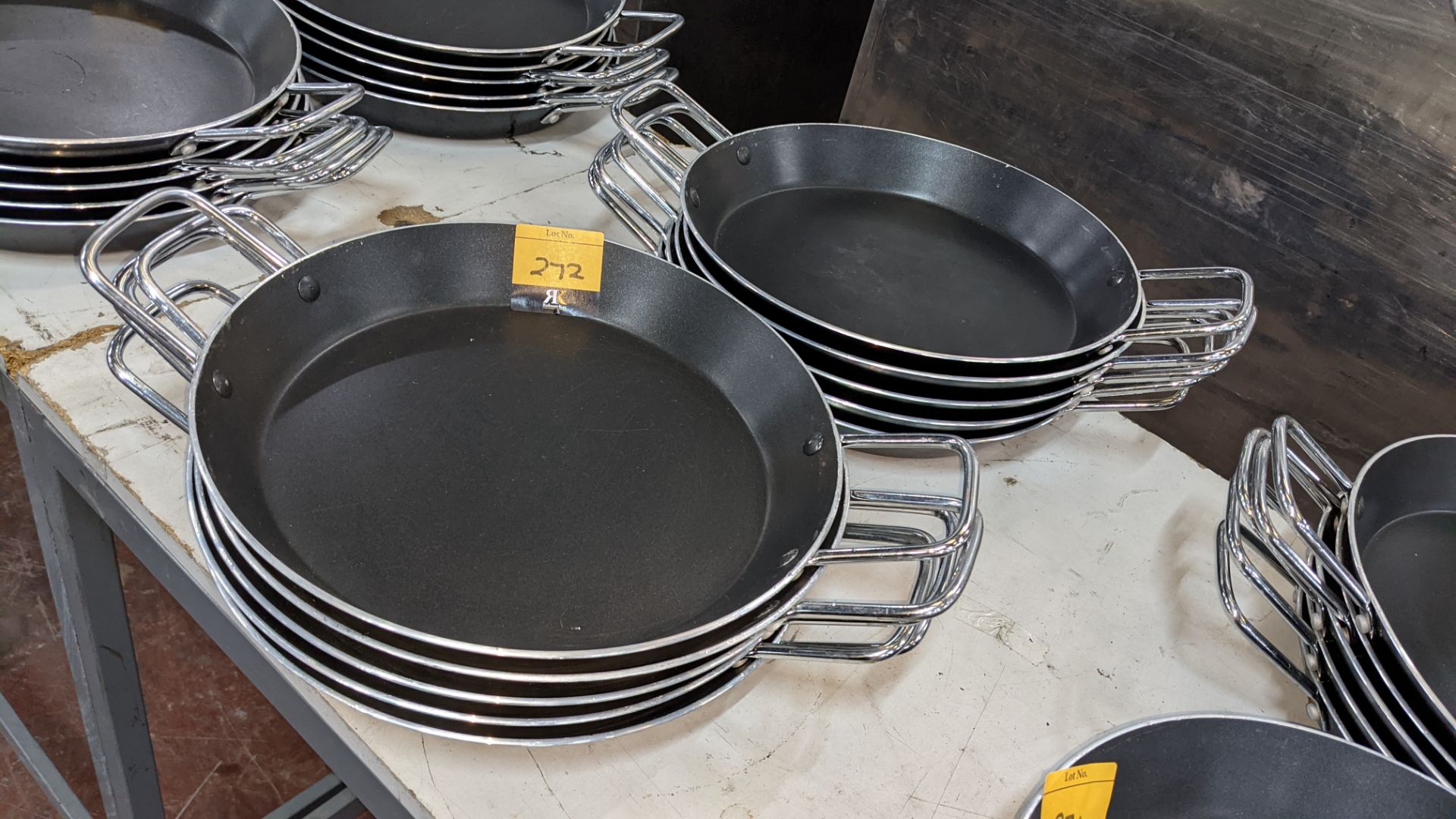 10 off 30cm aluminium non-stick paella pans with twin handles NB. Diameter references the size exclu - Image 3 of 4