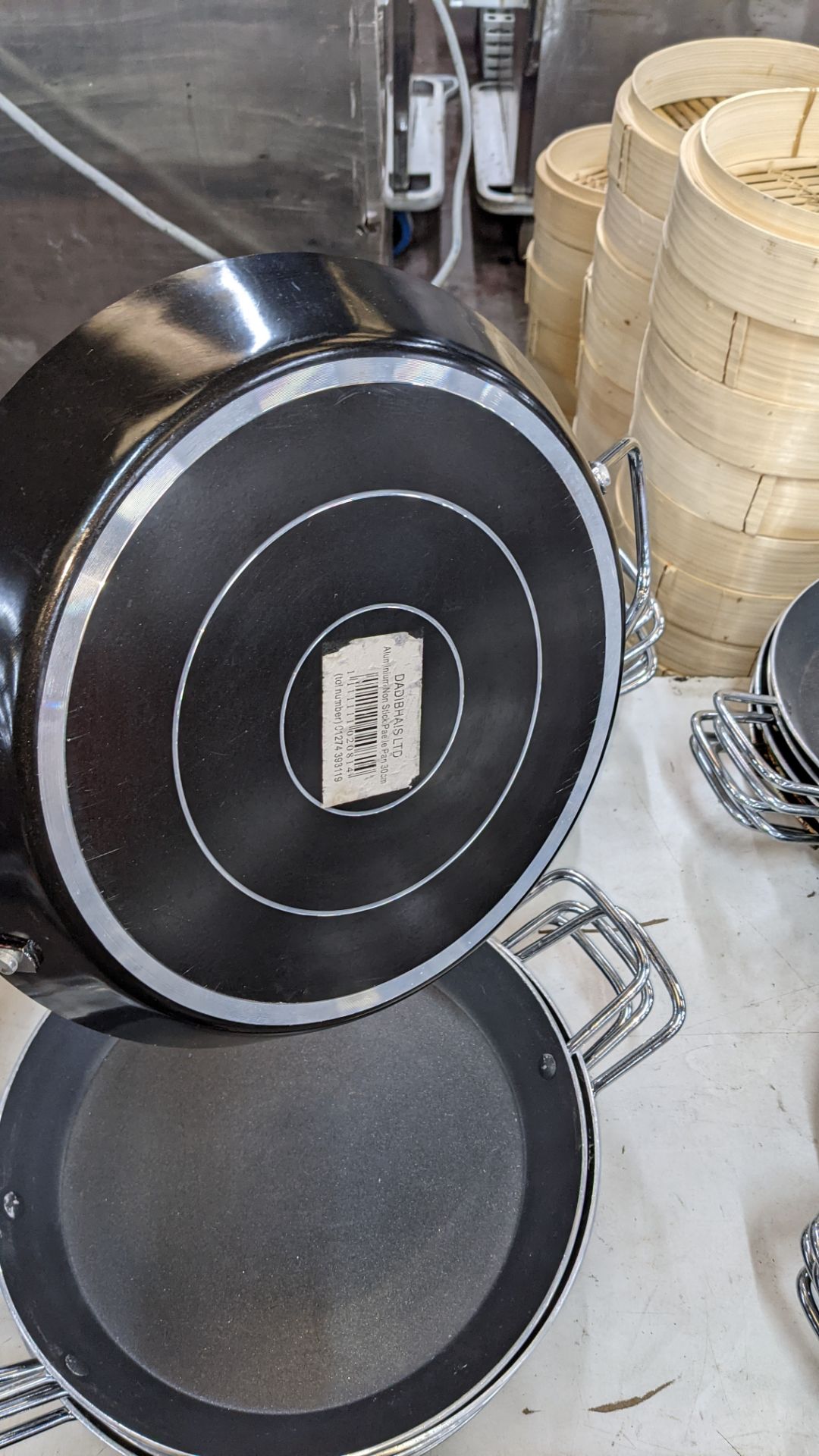 10 off 30cm aluminium non-stick paella pans with twin handles NB. Diameter references the size exclu - Image 4 of 4