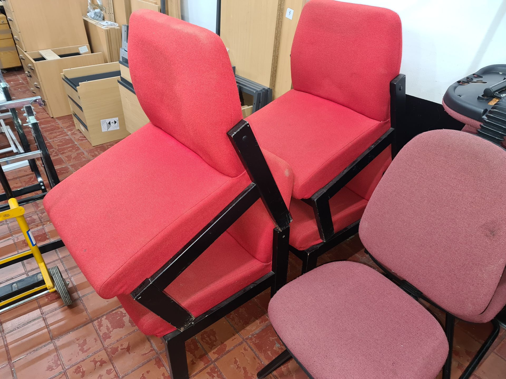 12 assorted office & meeting chairs - Image 6 of 7