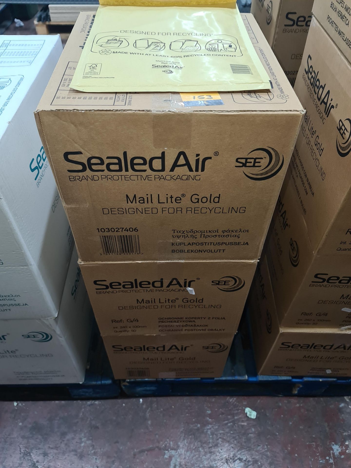 3 boxes of Sealed Air Mail Lite Gold G/4 padded envelopes - each box contains 50 envelopes which mea - Image 2 of 3