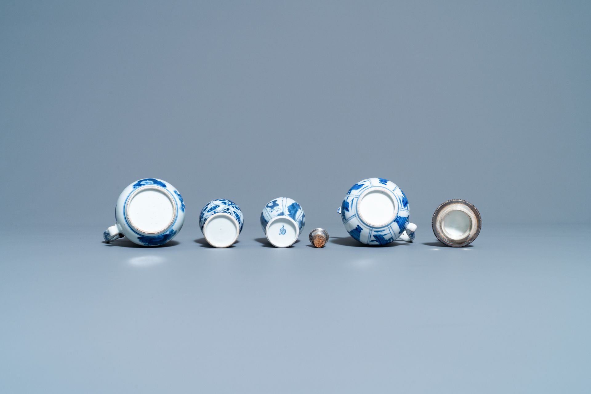 Two Chinese blue and white ewers and covers and two small vases, Kangxi - Image 8 of 8