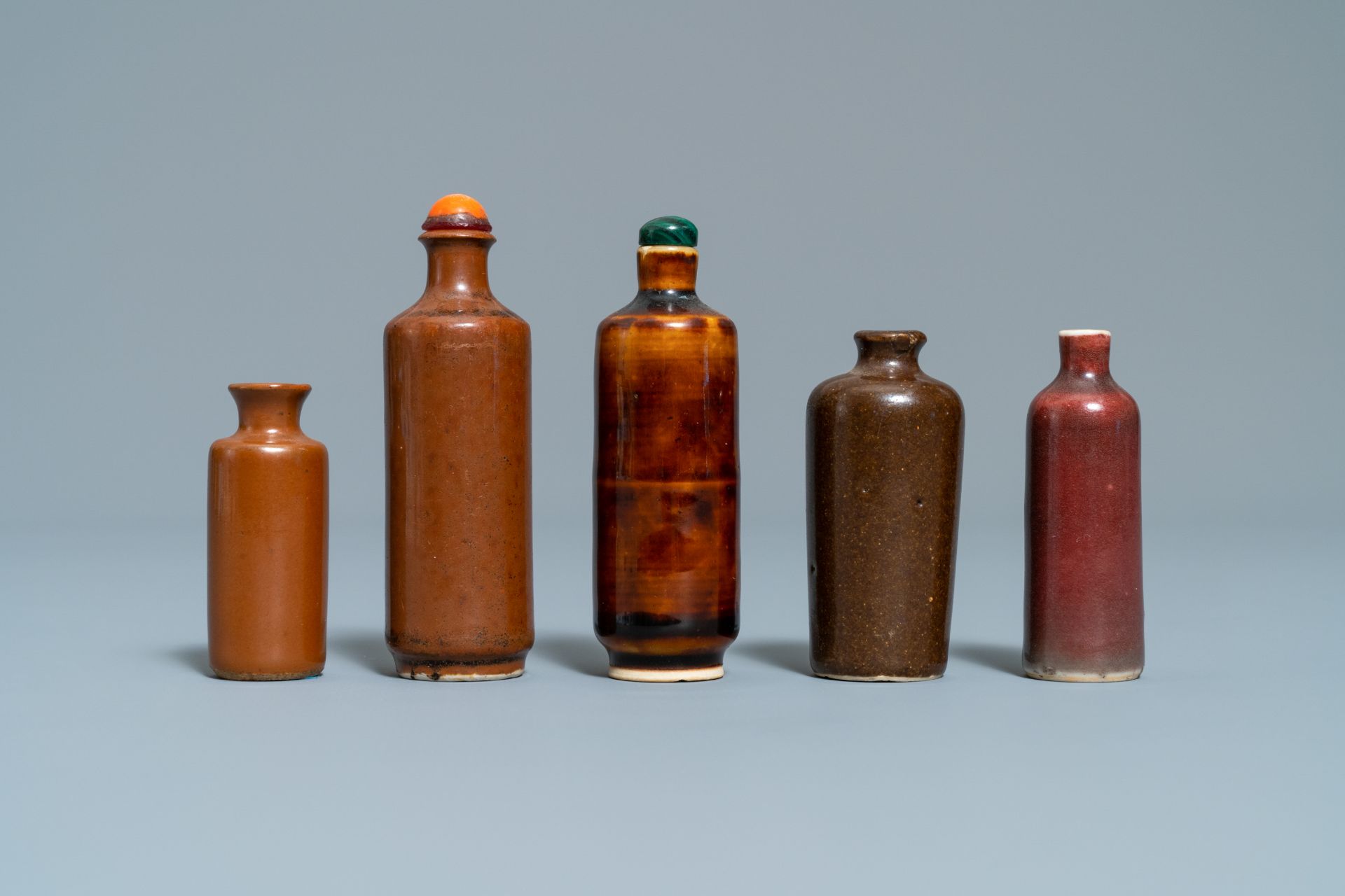 Ten Chinese monochrome snuff bottles, 19/20th C. - Image 11 of 19