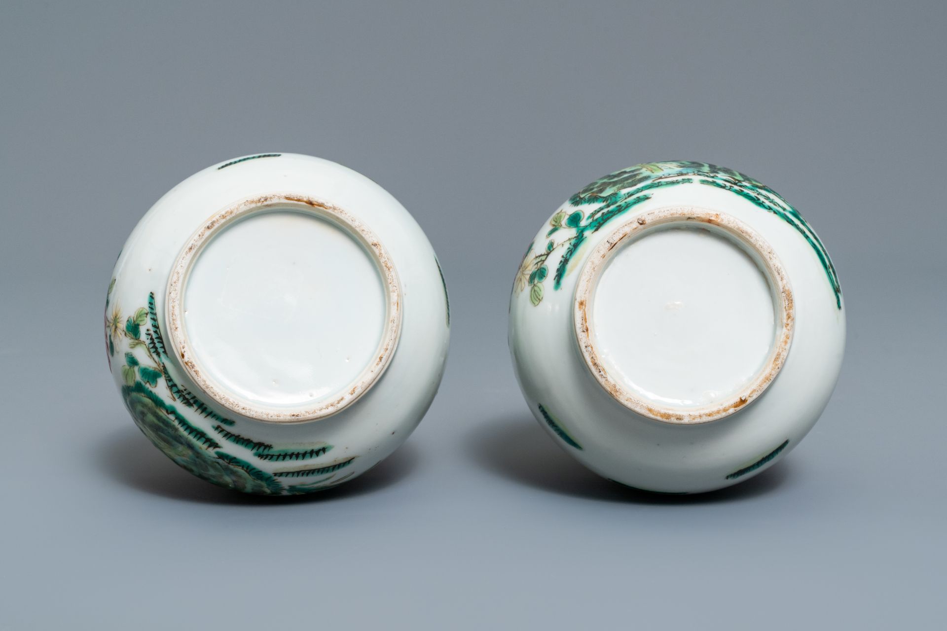 A pair of Chinese famille rose bottle vases, 19th C. - Image 7 of 10