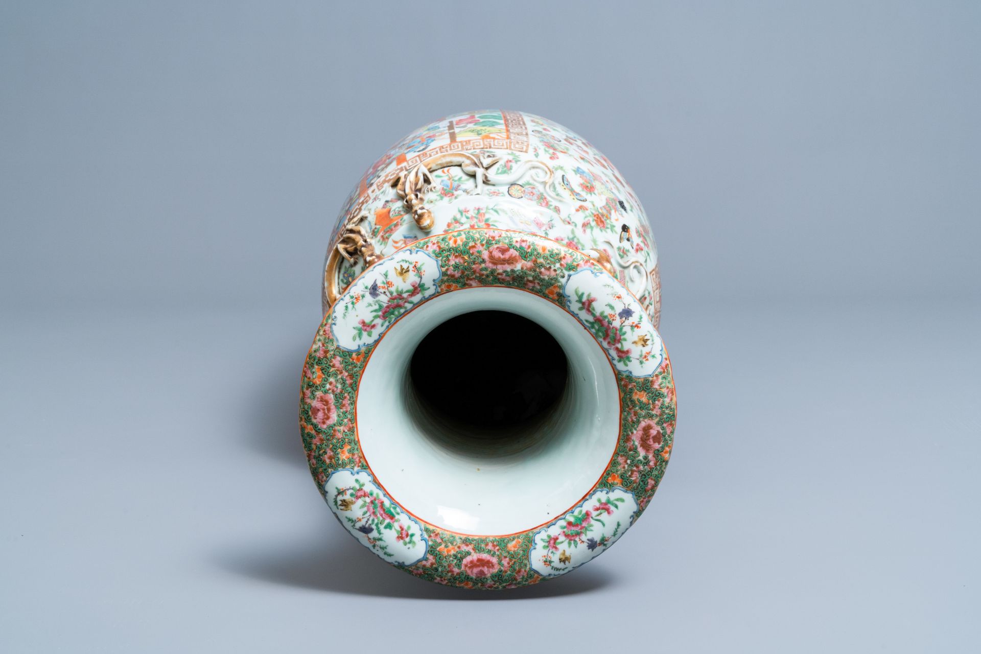 A large Chinese Canton famille rose vase, 19th C. - Image 7 of 7