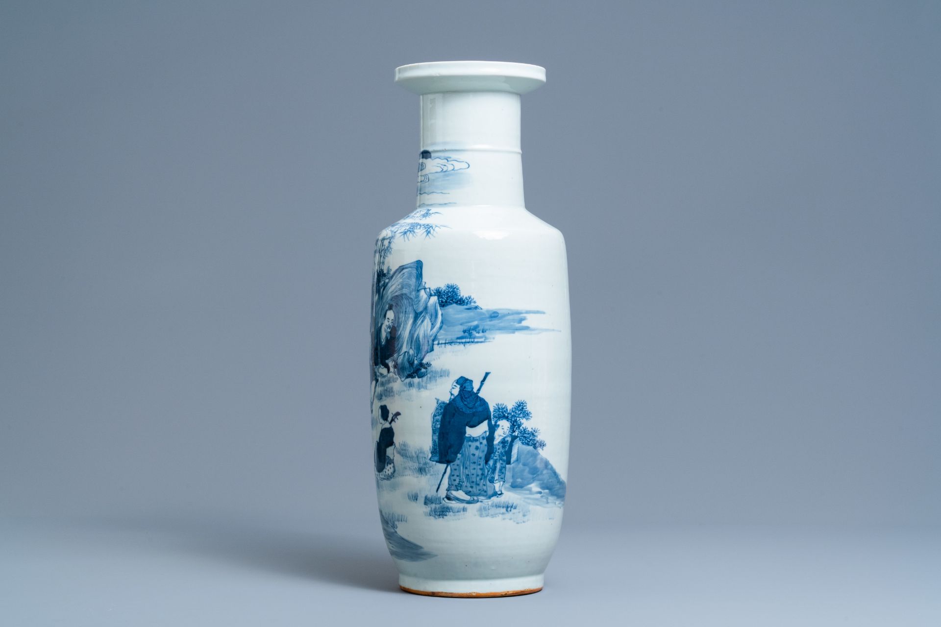 A Chinese blue and white 'Seven Sages of the Bamboo Grove' rouleau vase, 19th C. - Image 4 of 6