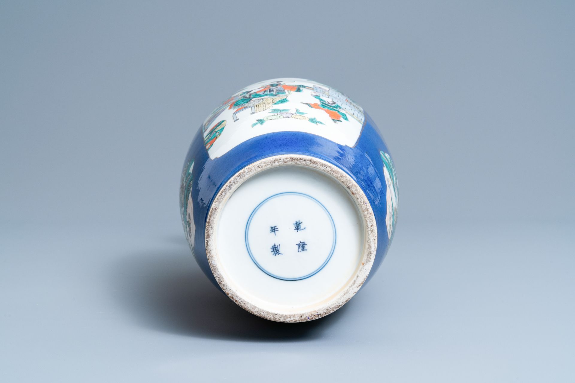 A Chinese famille verte powder blue-ground vase, 19th C. - Image 6 of 6