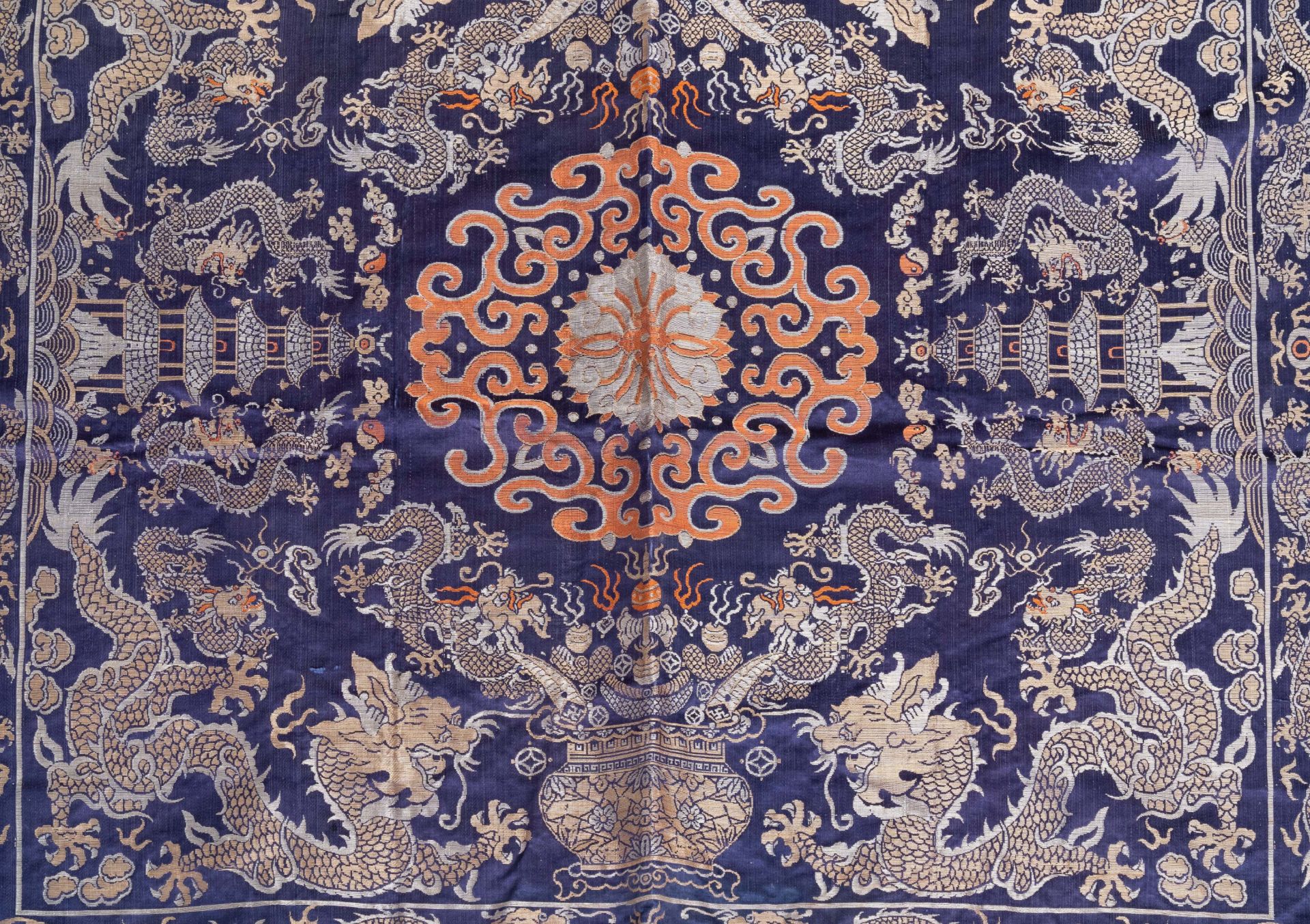 A large Chinese rectangular embroidered 'kesi' silk cloth, 18/19th C. - Image 3 of 4