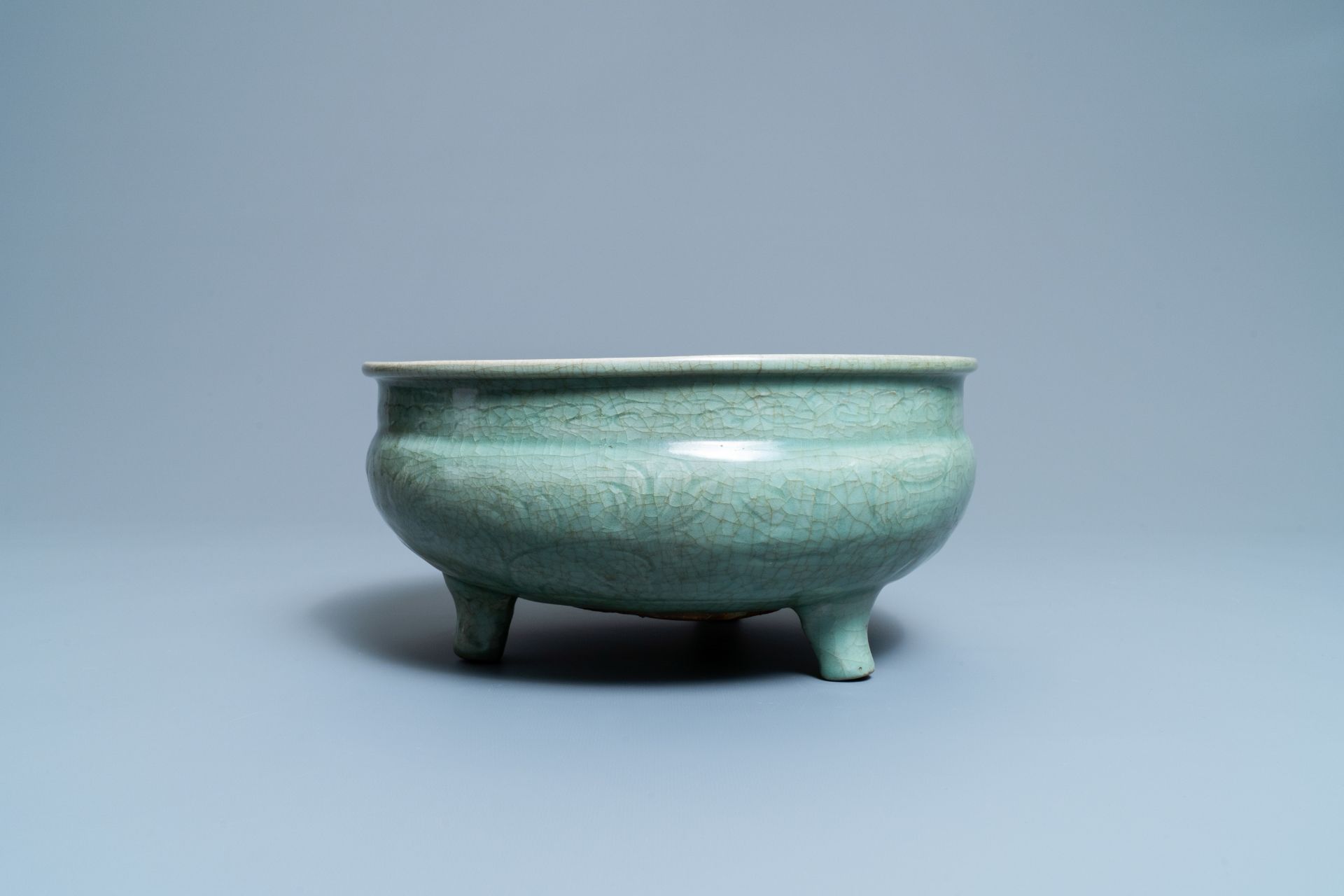 A Chinese Longquan celadon censer with wooden cover and soapstone Buddha finial, Ming - Image 5 of 9