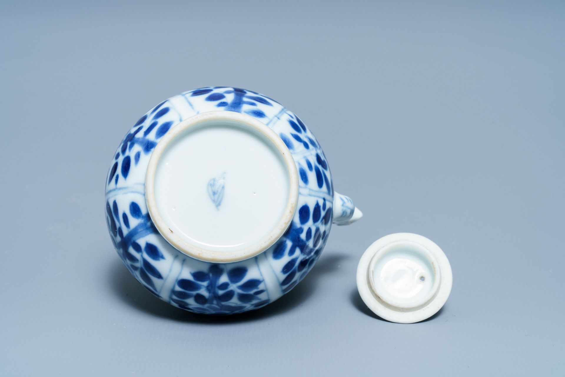 A Chinese blue and white miniature teapot, Kangxi - Image 7 of 7