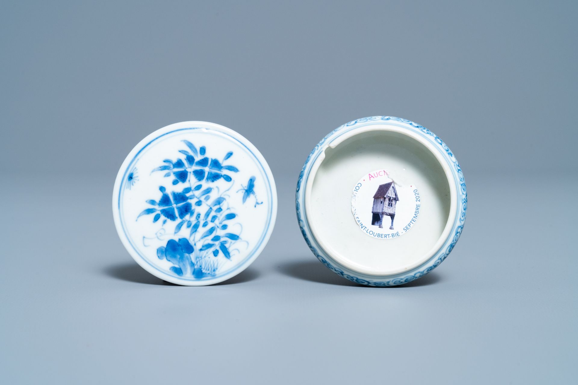 A rare Chinese blue and white 'erotical subject' box and cover, Kangxi - Image 7 of 8