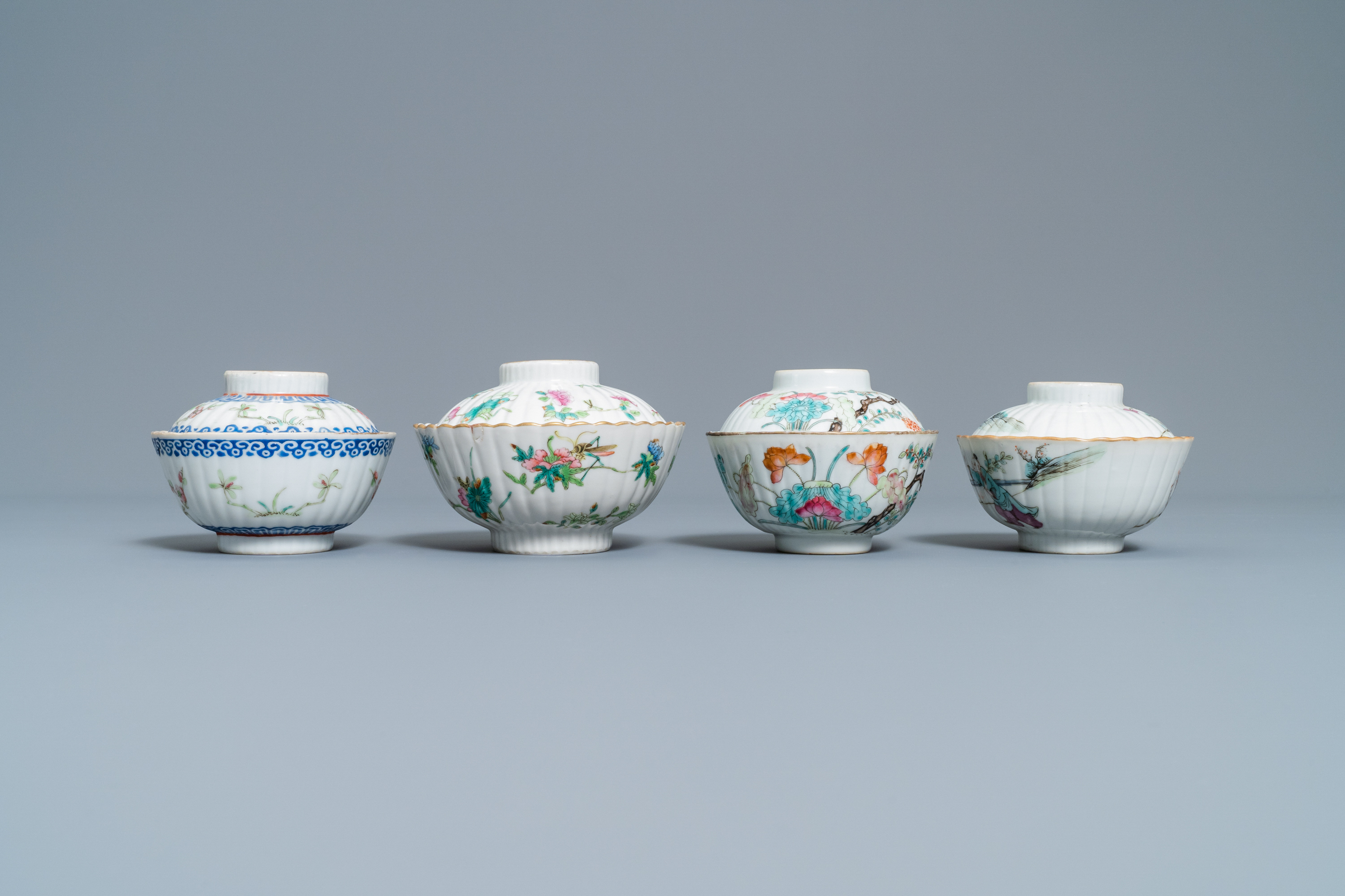 Two Chinese famille rose teapots and four covered bowls on stands, 19th C. - Image 5 of 42