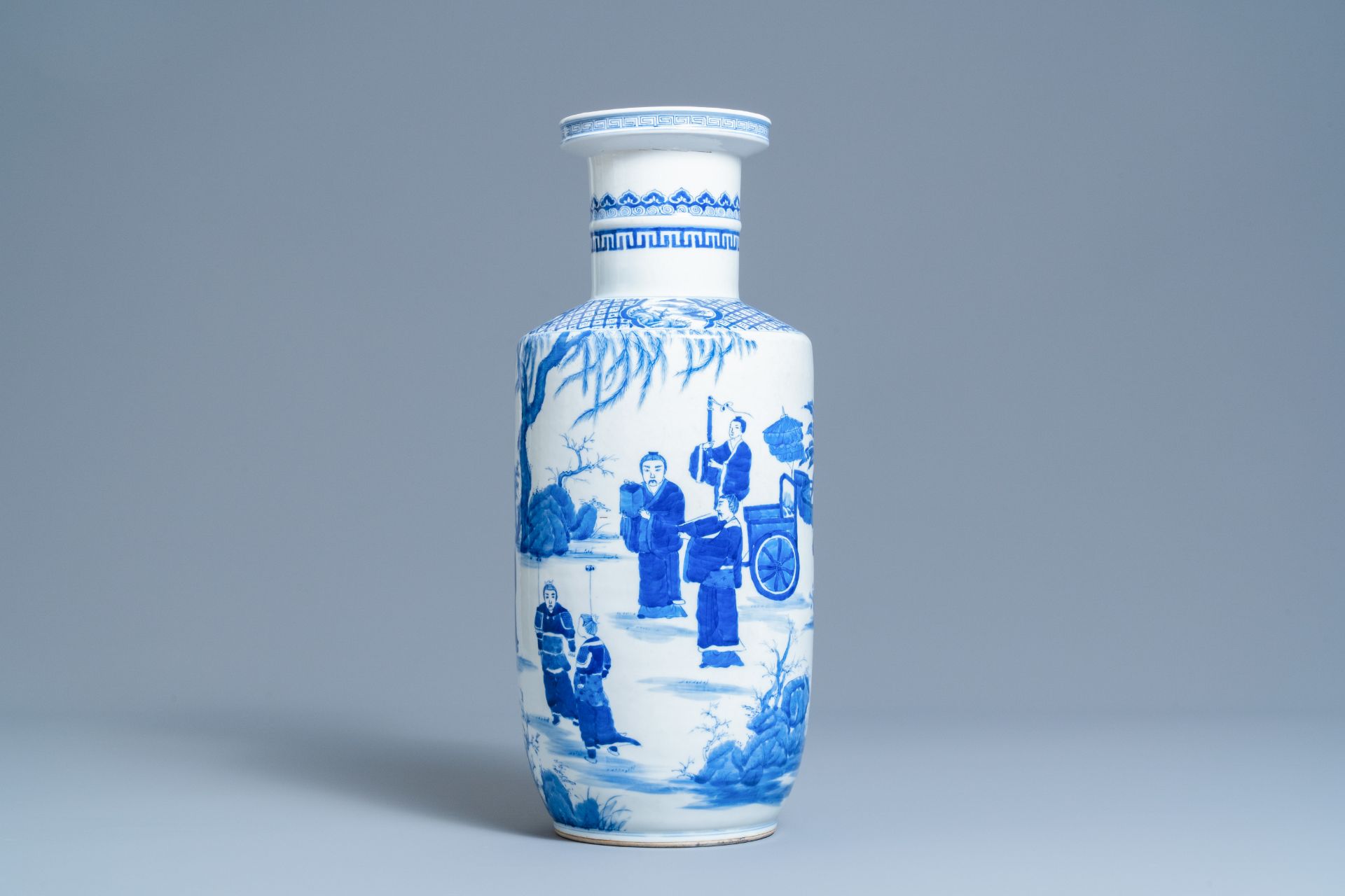 A Chinese blue and white rouleau vase, Kangxi mark, 19/20th C. - Image 4 of 6