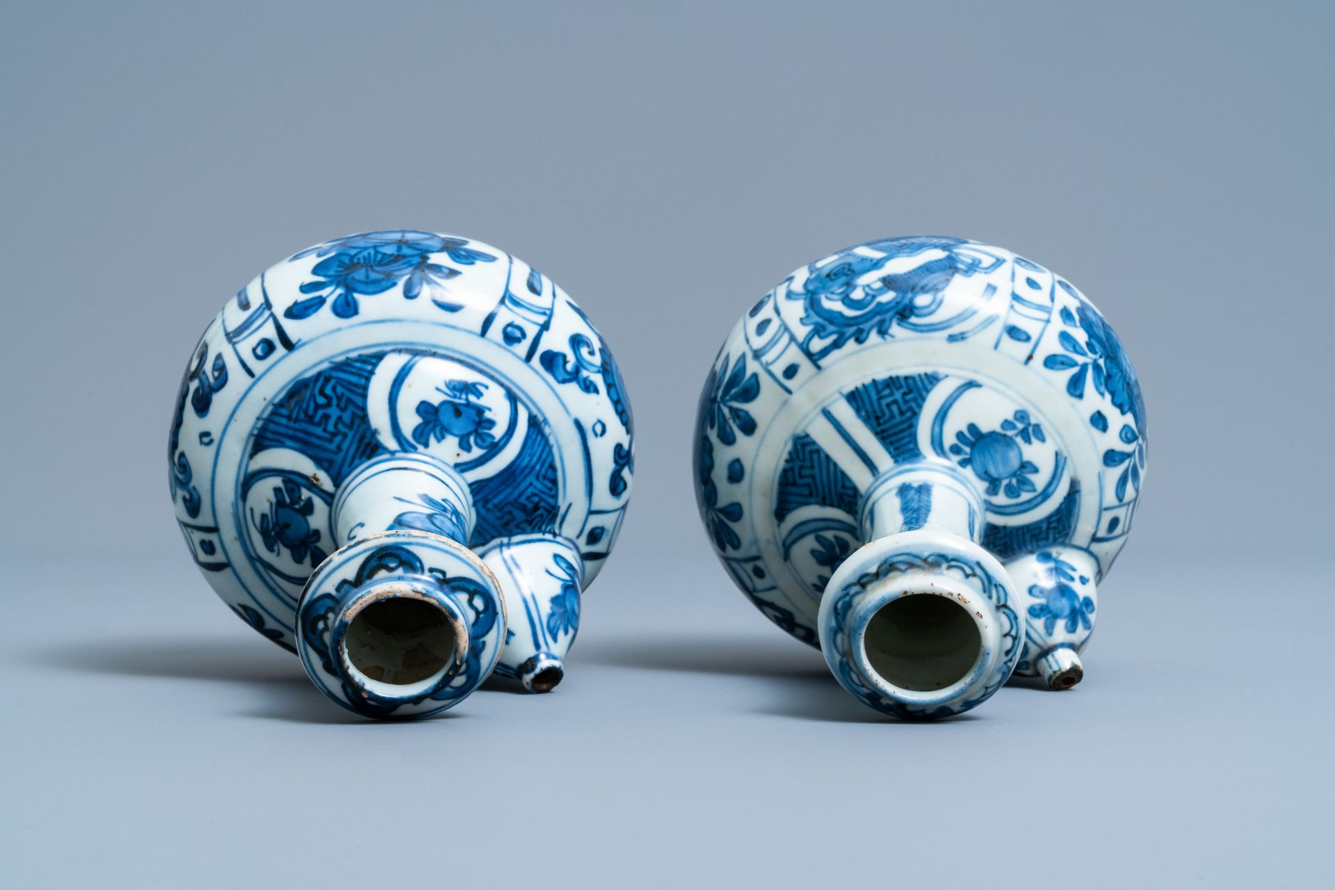 Two Chinese blue and white kendi, Wanli - Image 6 of 7