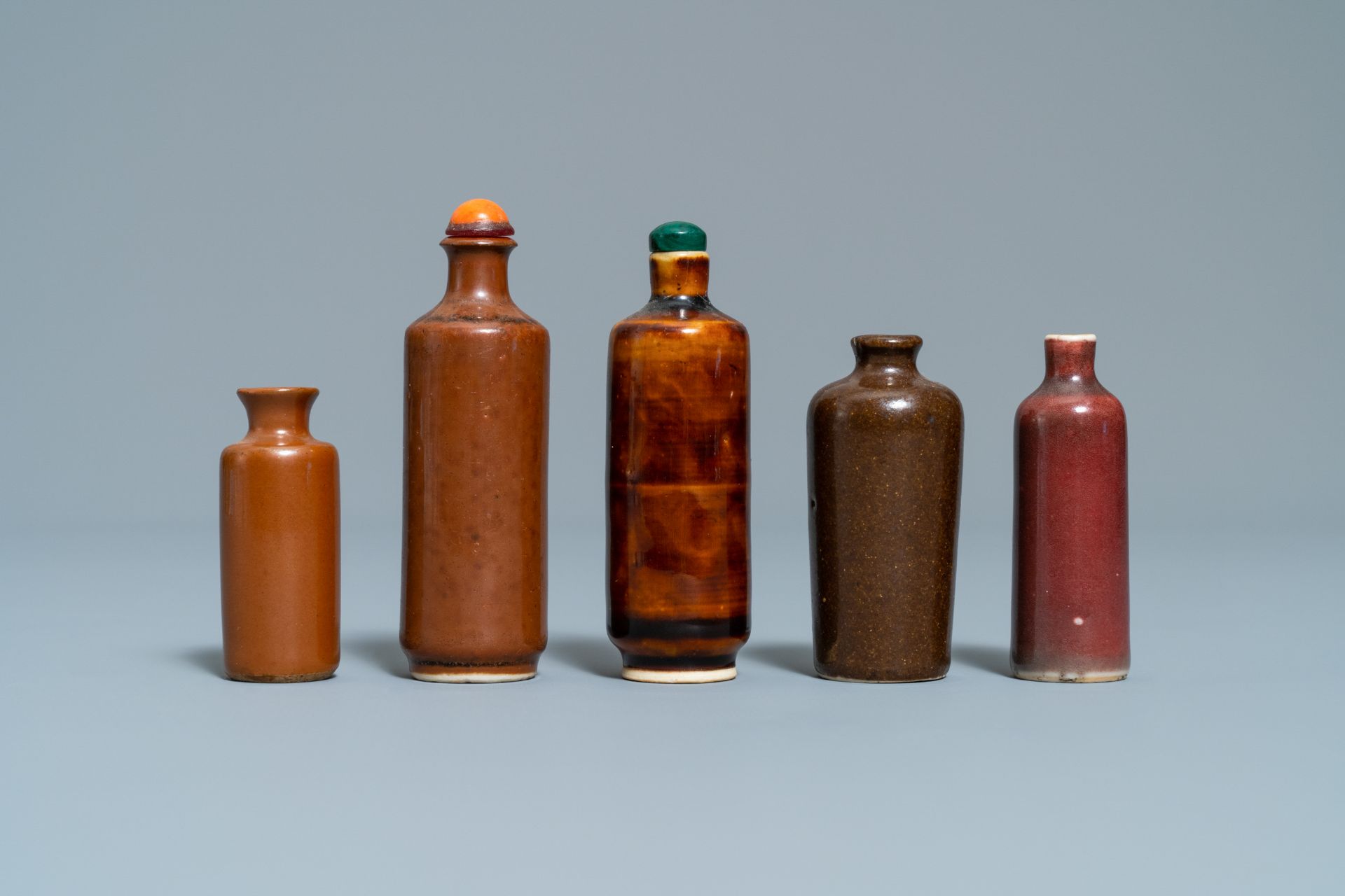 Ten Chinese monochrome snuff bottles, 19/20th C. - Image 8 of 19