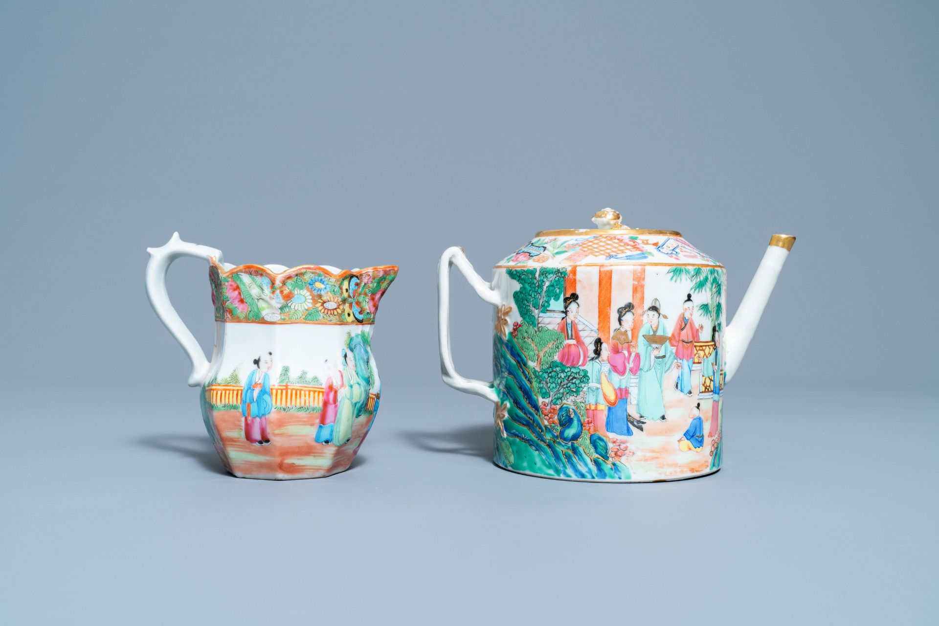 A Chinese Canton famille rose tea service, 19th C. - Image 4 of 27