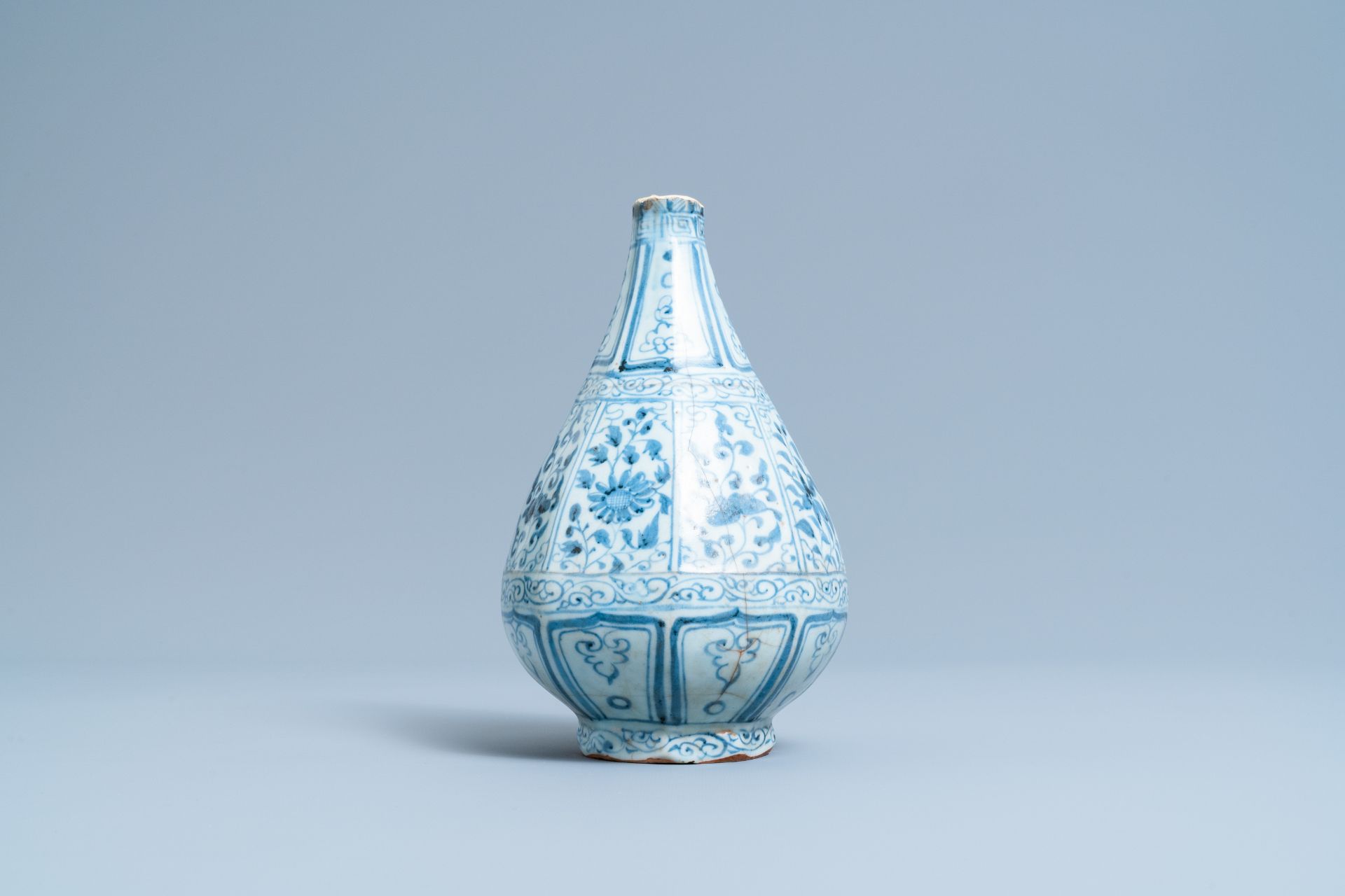 A Chinese blue and white octagonal bottle vase with floral design, Hongwu - Image 2 of 6