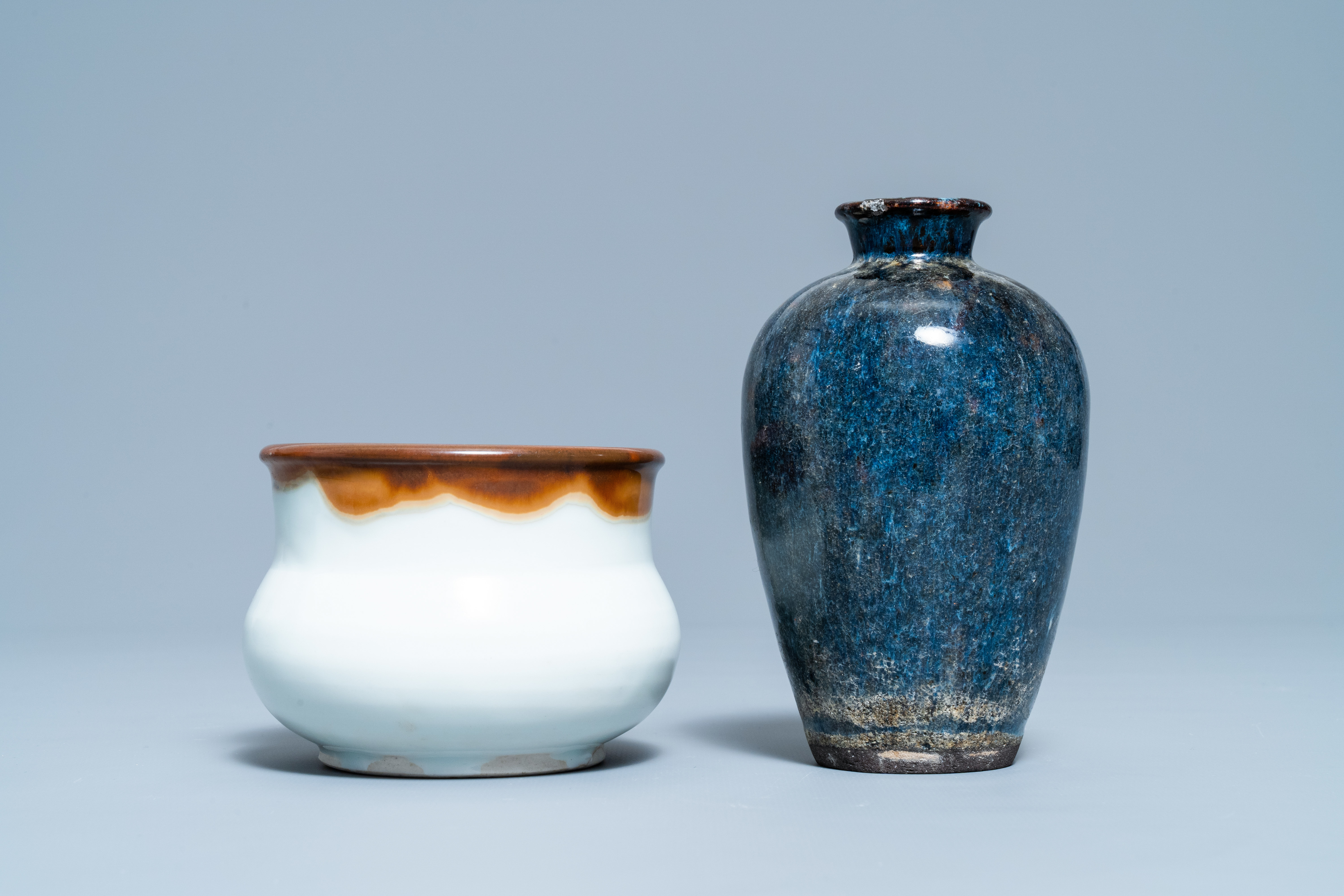 A varied collection of four monochrome Chinese and Japanese vases and a censer, 19/20th C. - Image 11 of 13