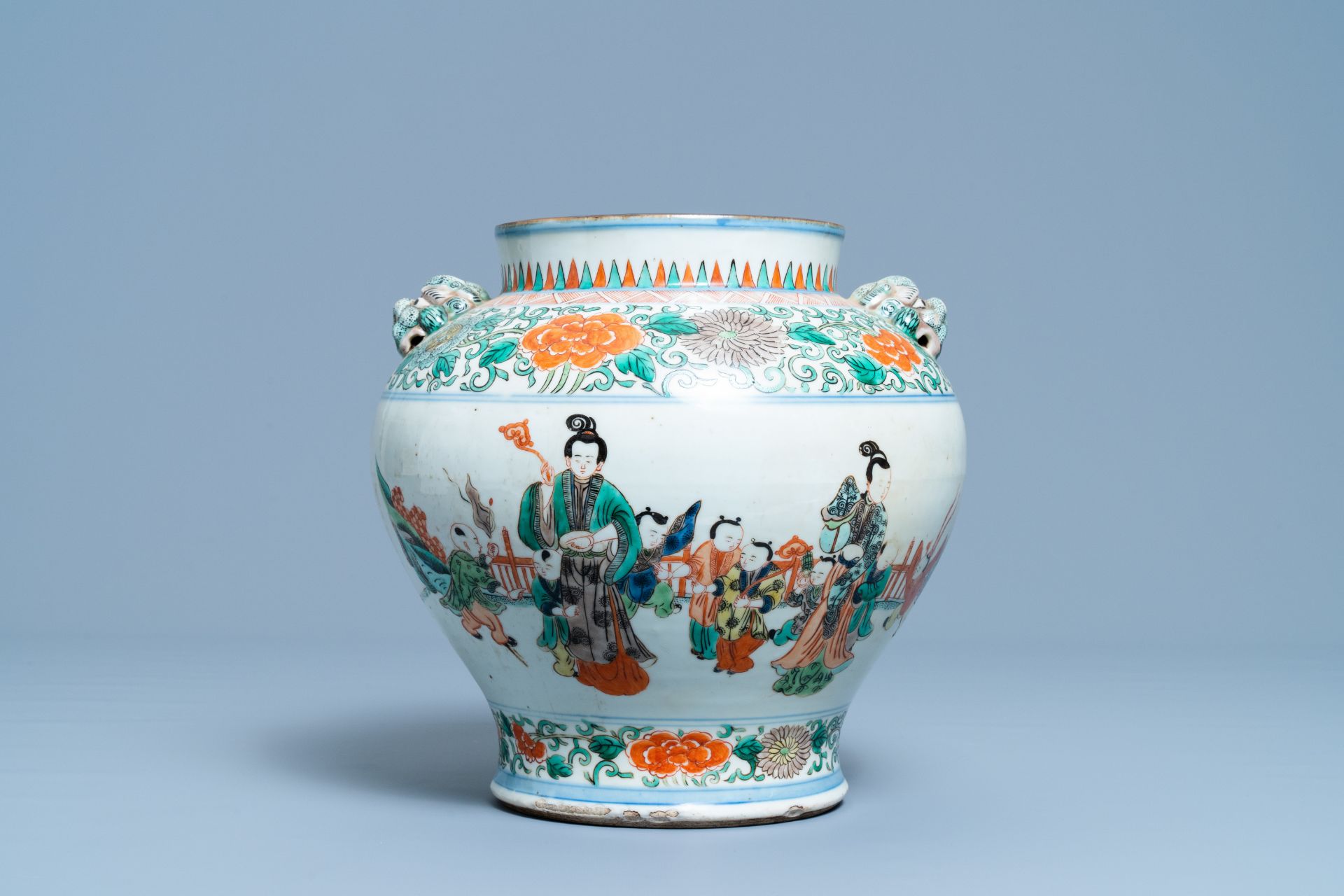 A Chinese famille verte 'playing boys' vase, 19/20th C.