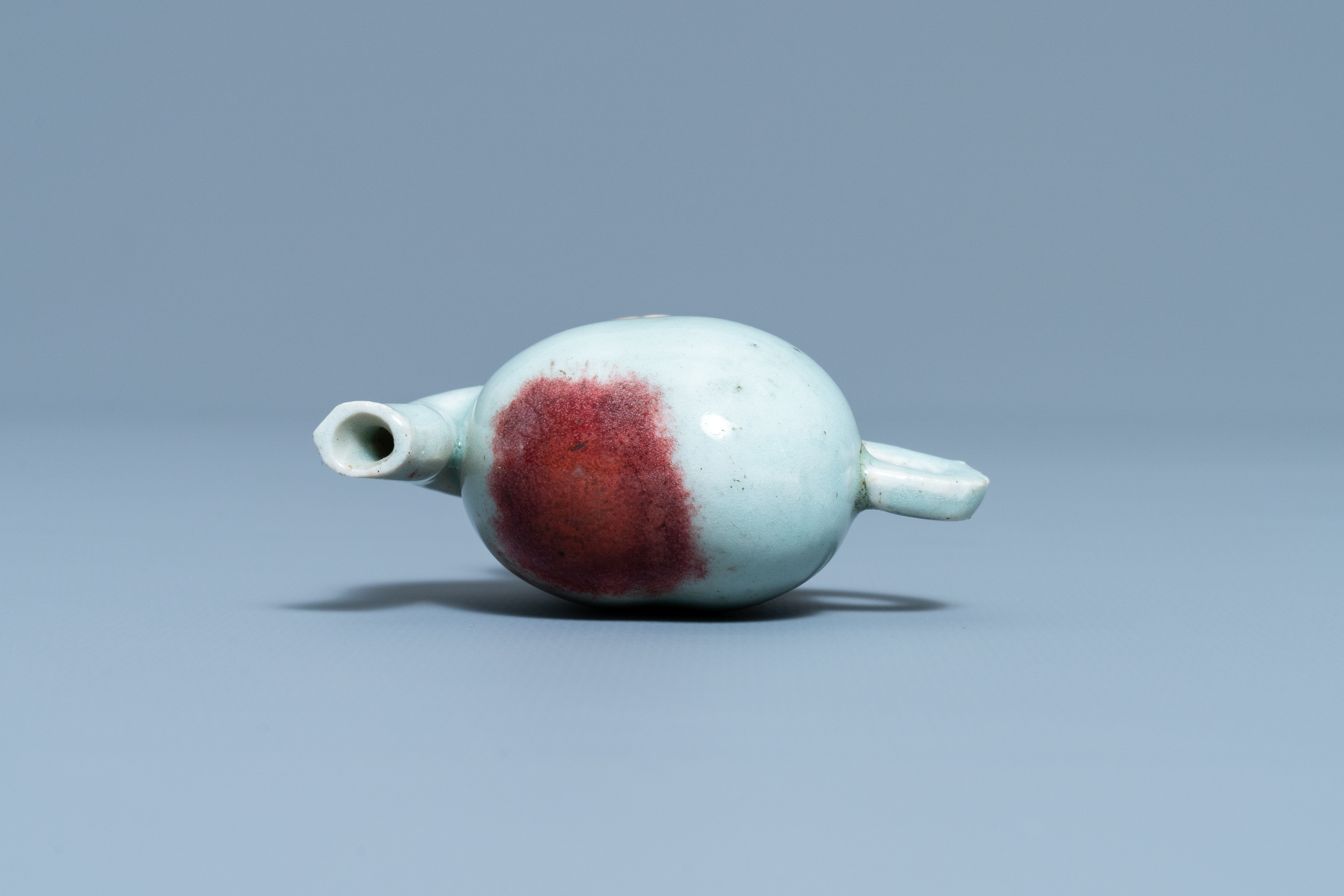 A Chinese miniature peach-shaped cadogan teapot with junyao glaze, Kangxi/Qianlong - Image 6 of 7
