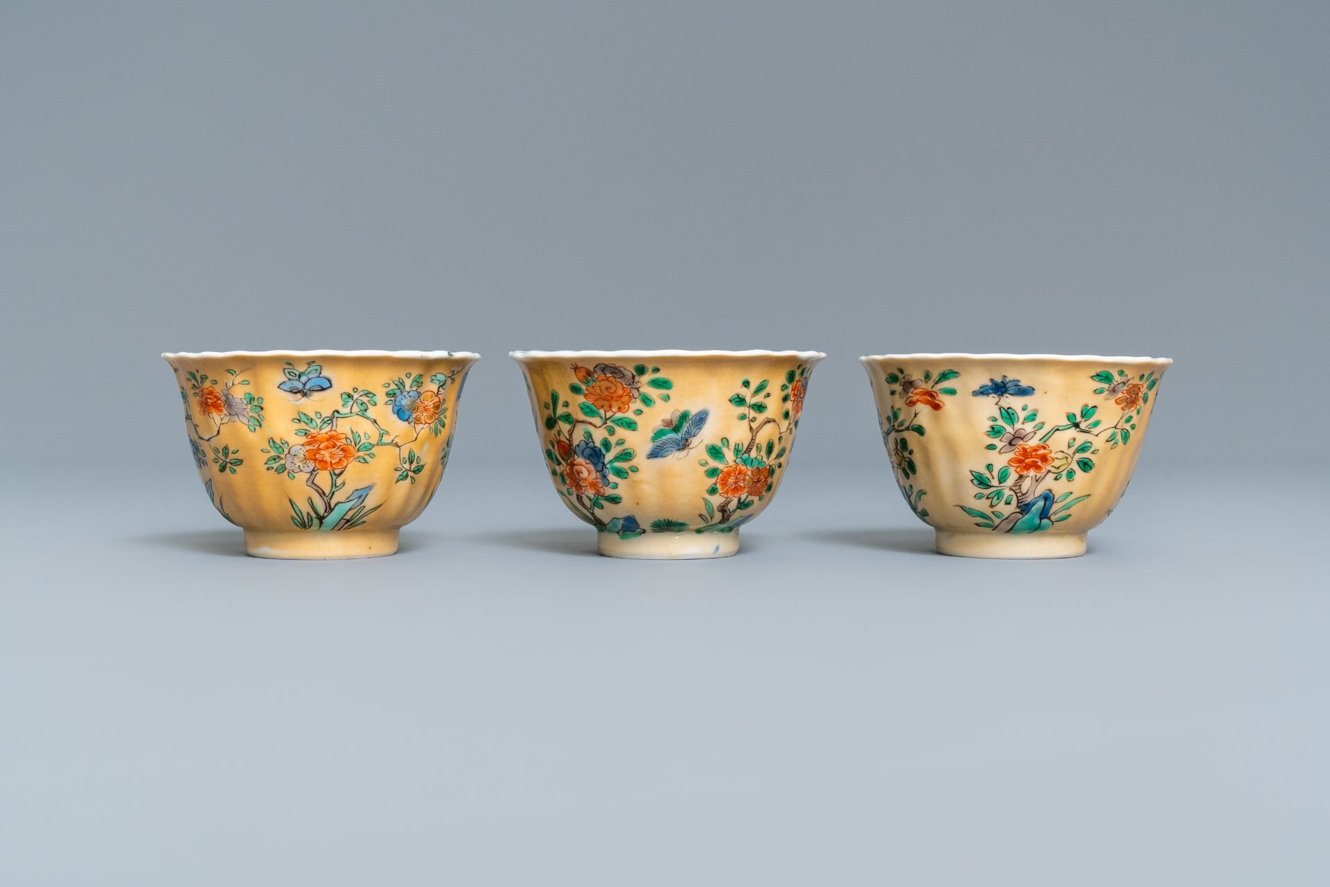 Six lobed Chinese famille verte café-au-lait-ground cups and saucers, Kangxi - Image 12 of 17