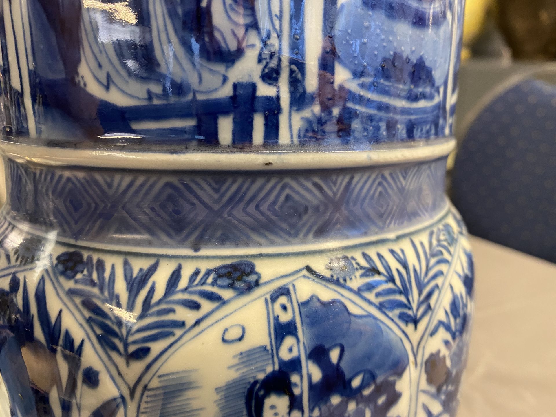 A pair of large Chinese blue and white 'Long Eliza' beaker vases, Kangxi - Image 12 of 36