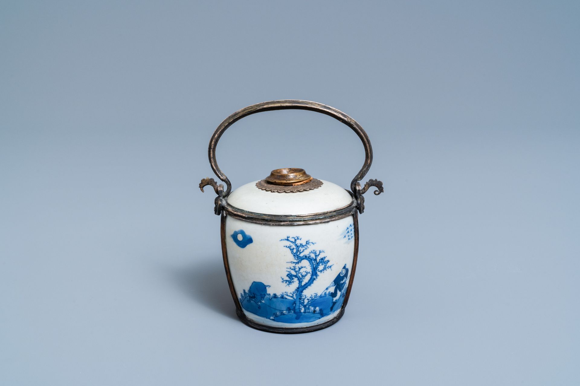 A Chinese blue and white Vietnamese market 'Bleu de Hue' water pipe, 19th C.