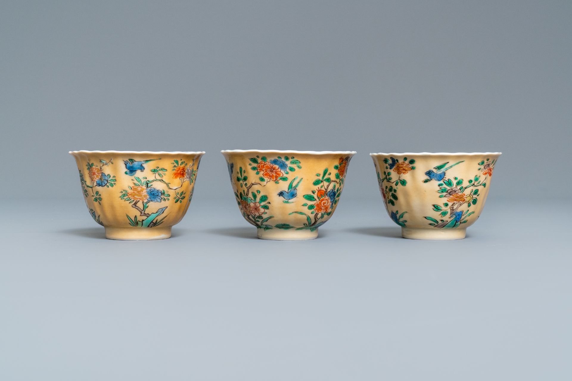 Six lobed Chinese famille verte café-au-lait-ground cups and saucers, Kangxi - Image 15 of 17