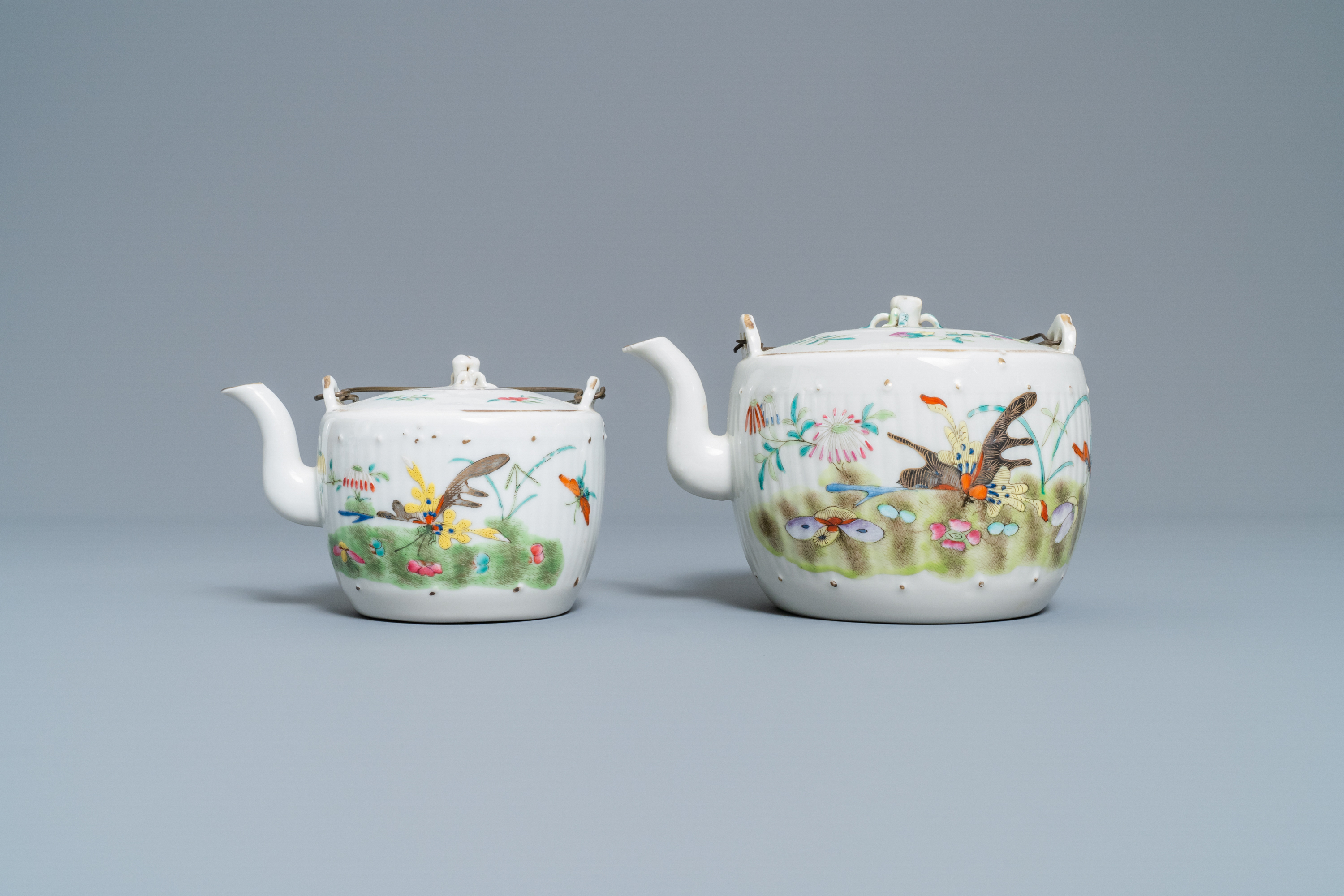 Two Chinese famille rose teapots and four covered bowls on stands, 19th C. - Image 14 of 42