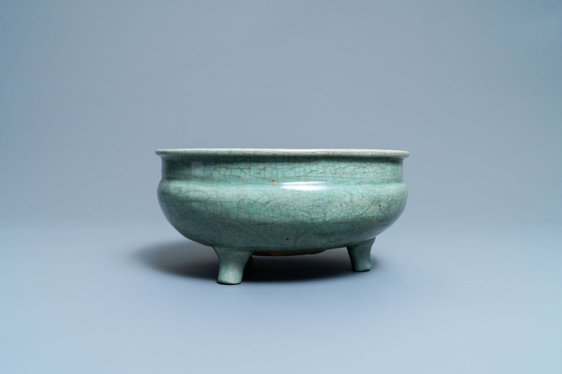 A Chinese Longquan celadon censer with wooden cover and soapstone Buddha finial, Ming - Image 3 of 9
