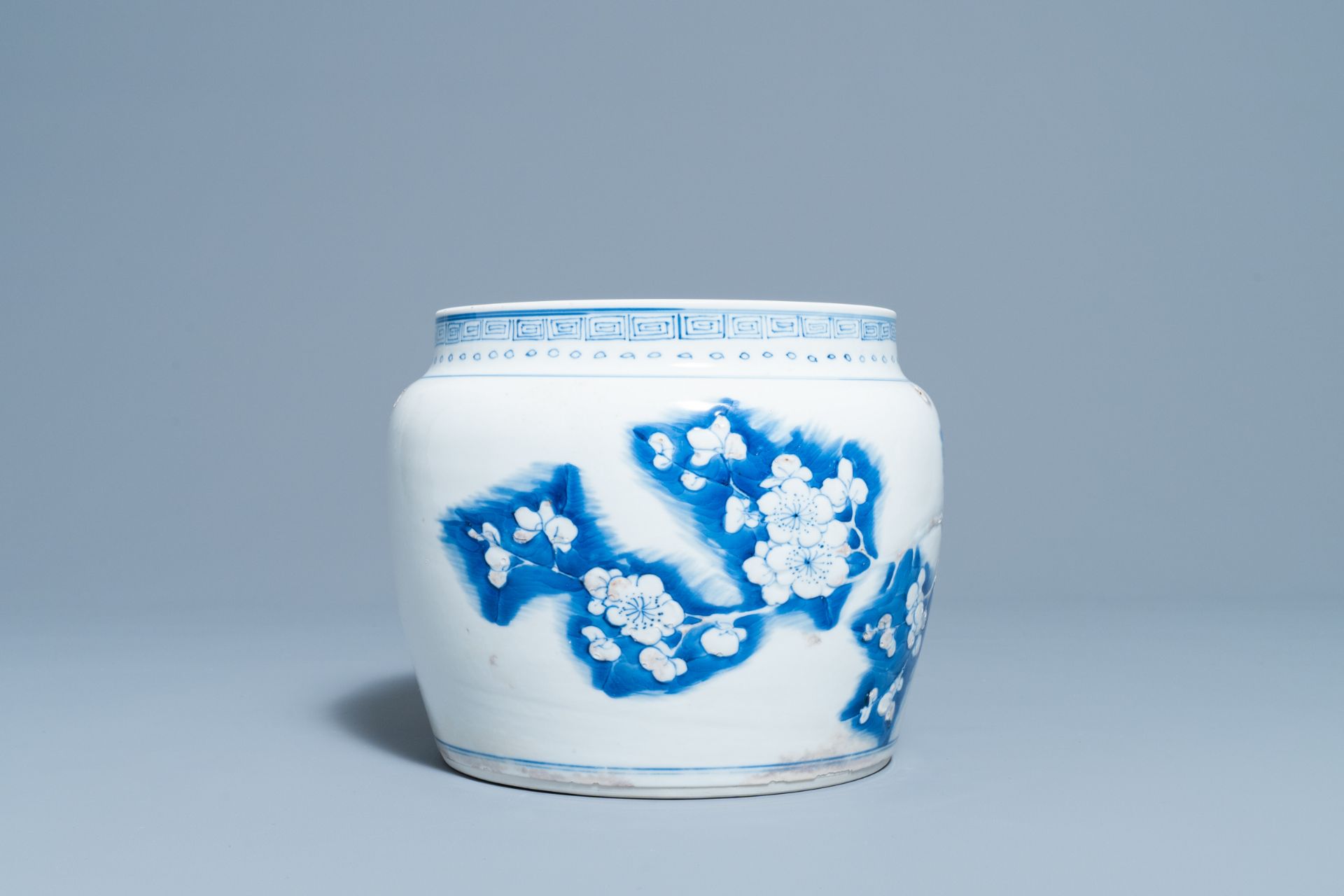 A Chinese blue, white and copper red 'prunus flowers' bowl, Kangxi - Image 6 of 11