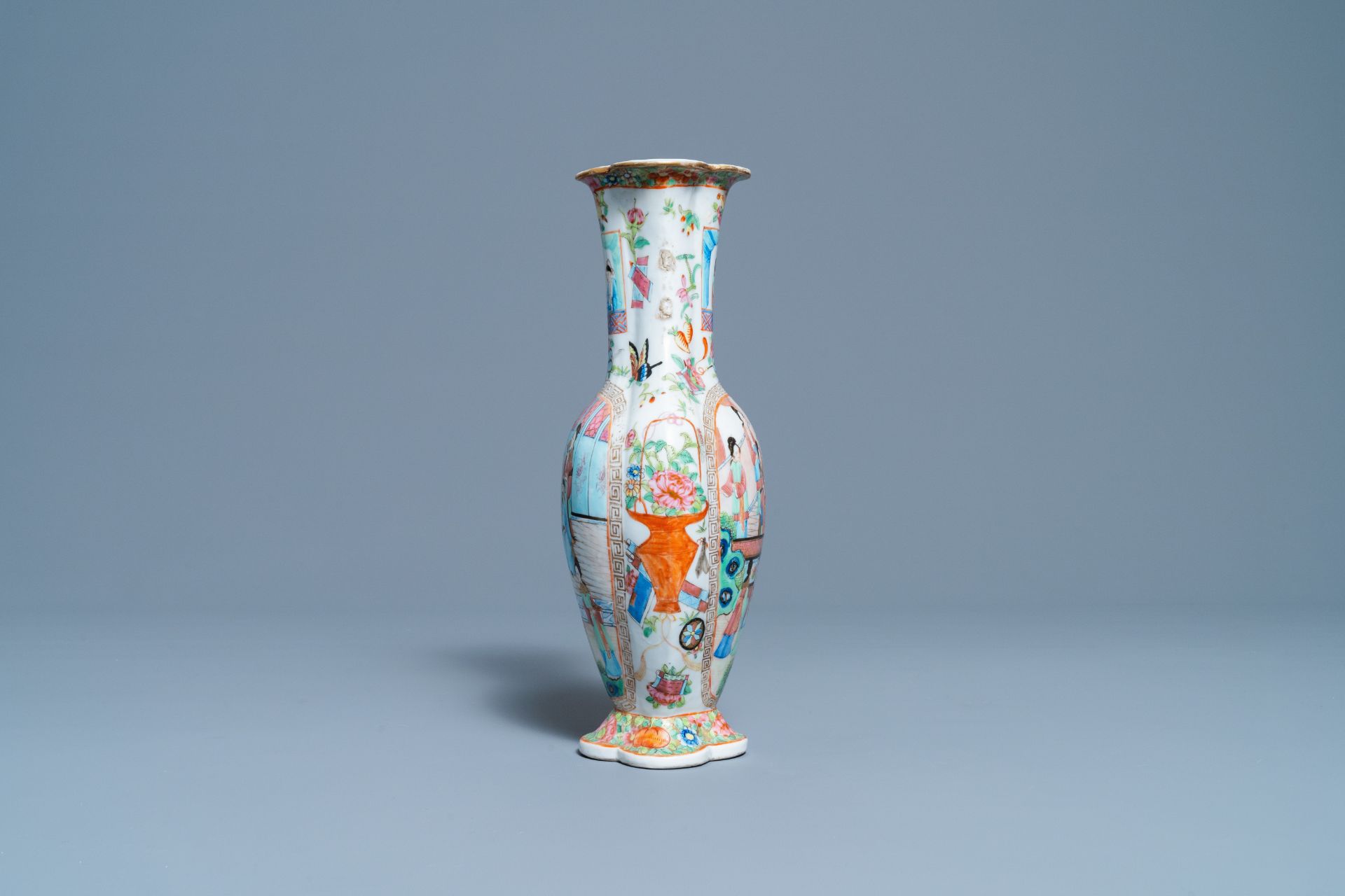 A Chinese Canton famille rose dish and a vase, 19th C. - Image 7 of 9
