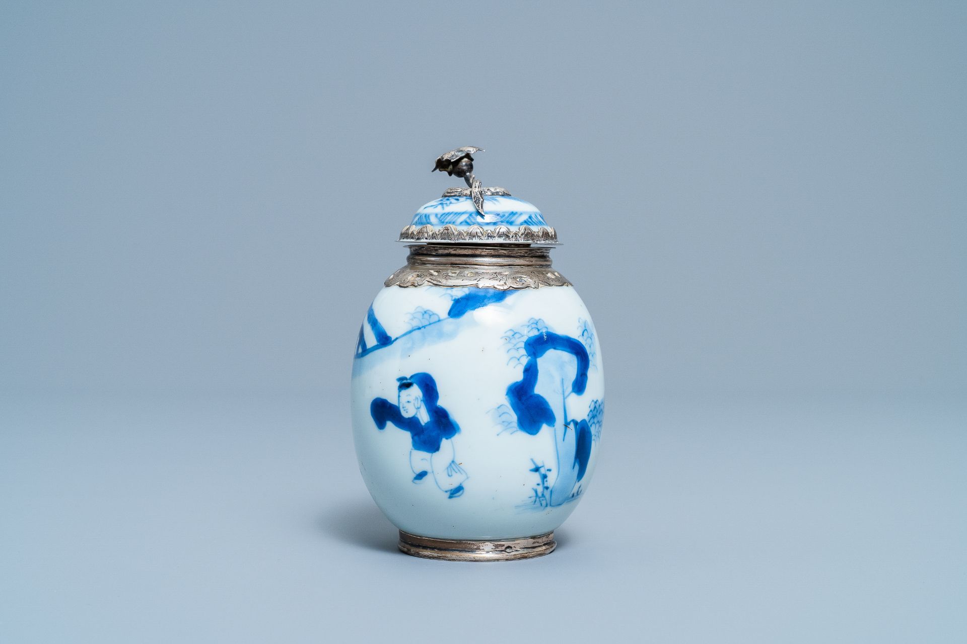 A Chinese blue and white tea caddy with Dutch silver mounts, Kangxi - Image 3 of 10