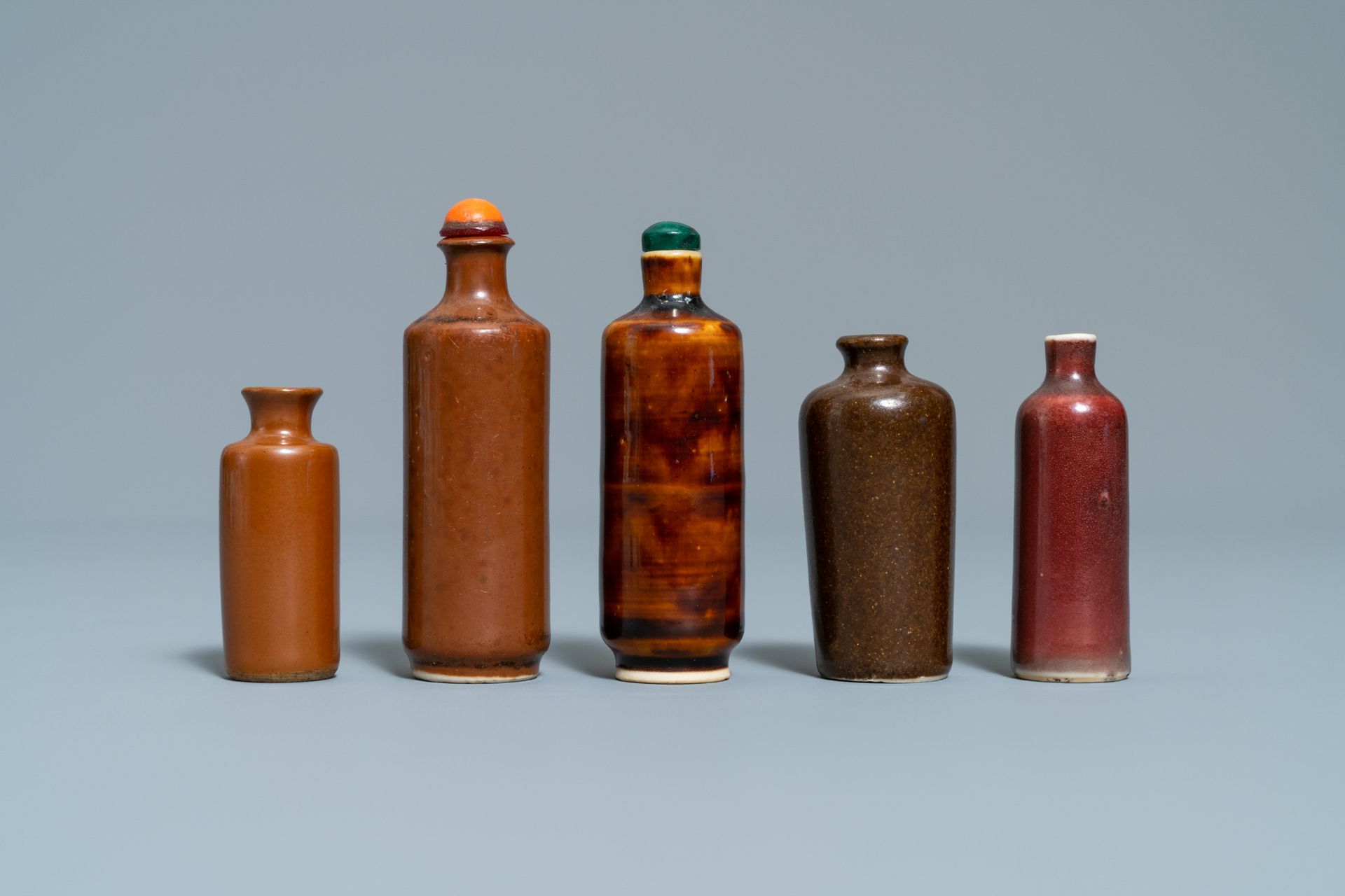 Ten Chinese monochrome snuff bottles, 19/20th C. - Image 9 of 19