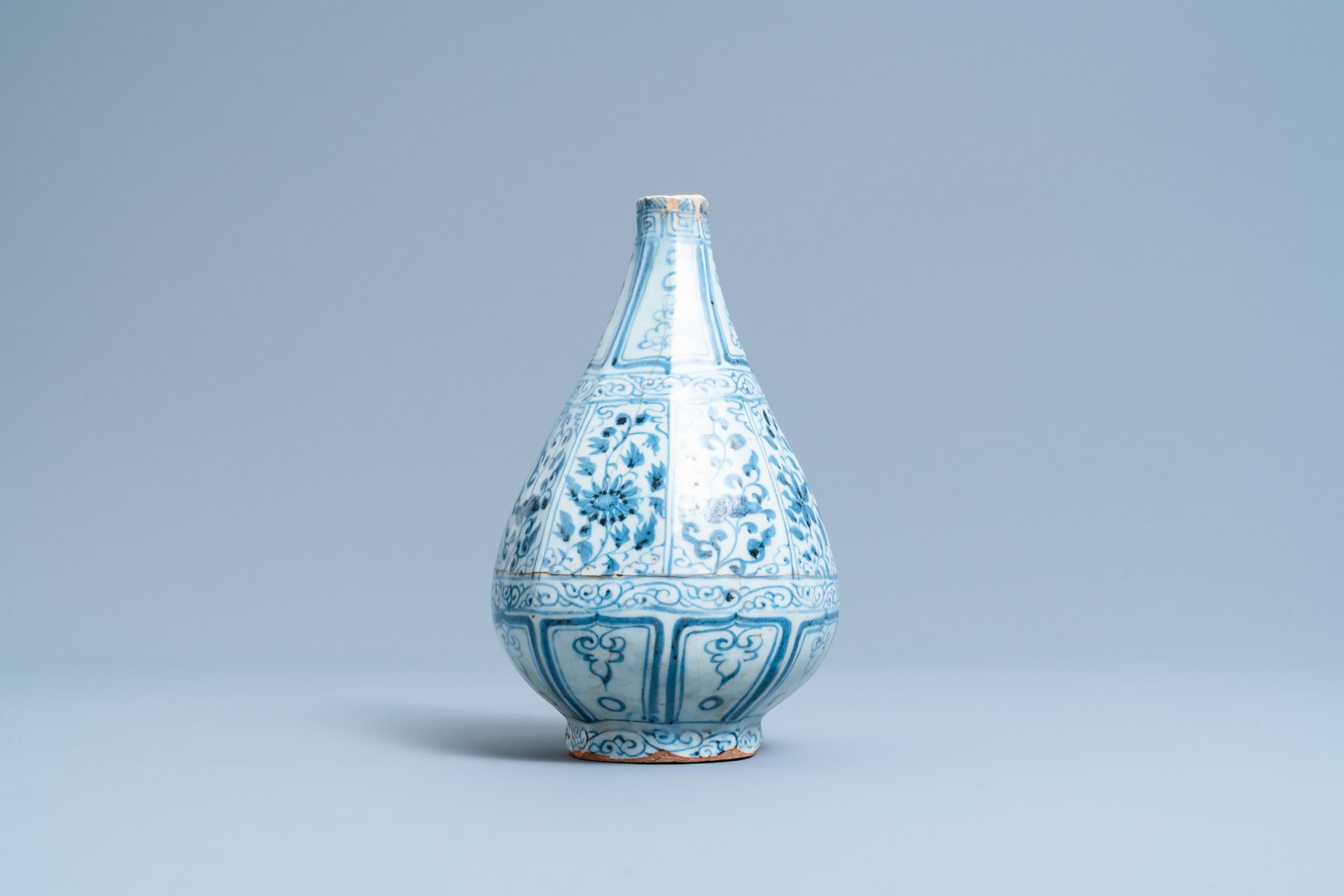 A Chinese blue and white octagonal bottle vase with floral design, Hongwu - Image 4 of 6